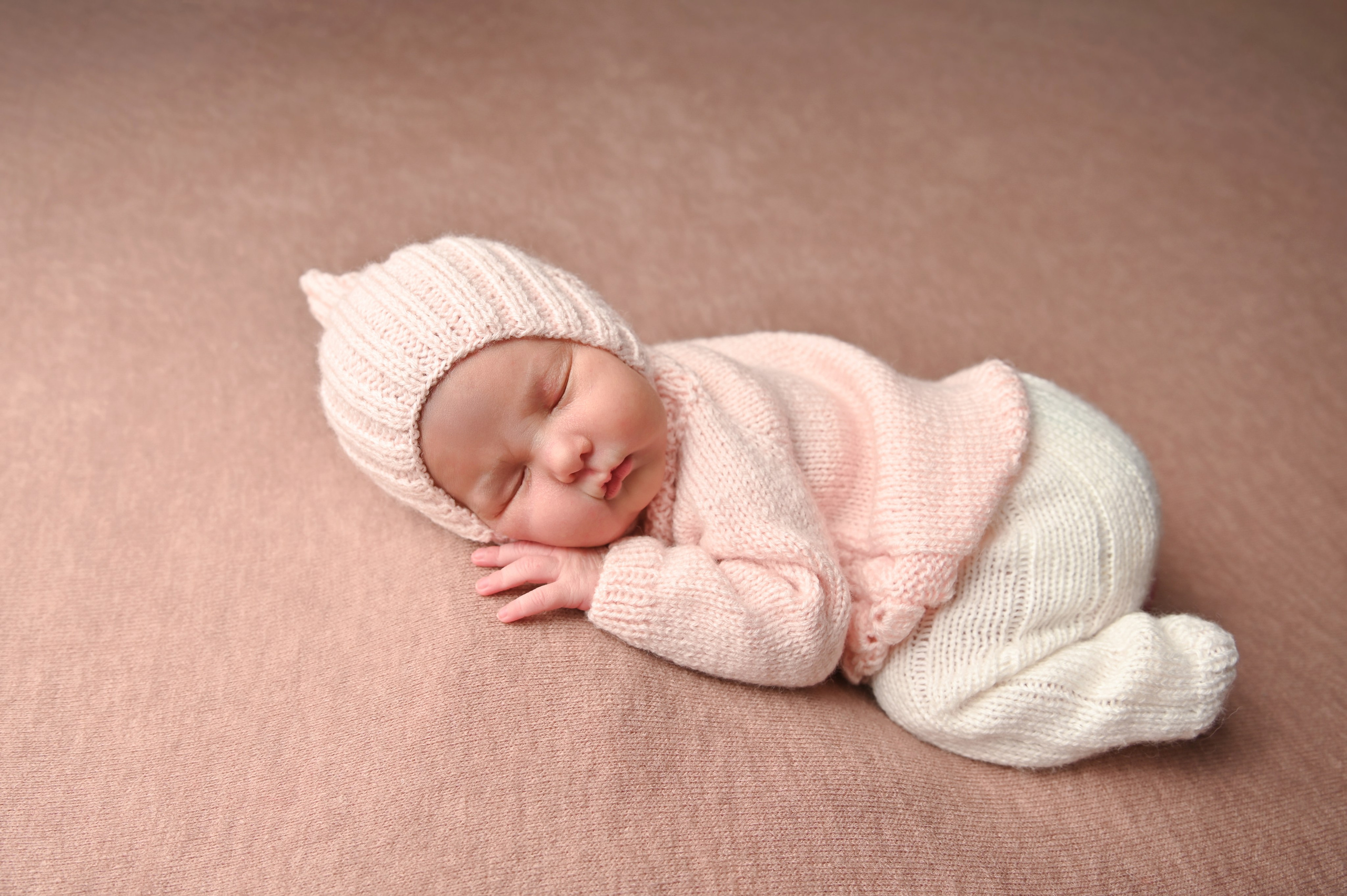 Ясмина 8 дней. Фотограф Новорожденных и семейный Элла Огай г. Сатпаев