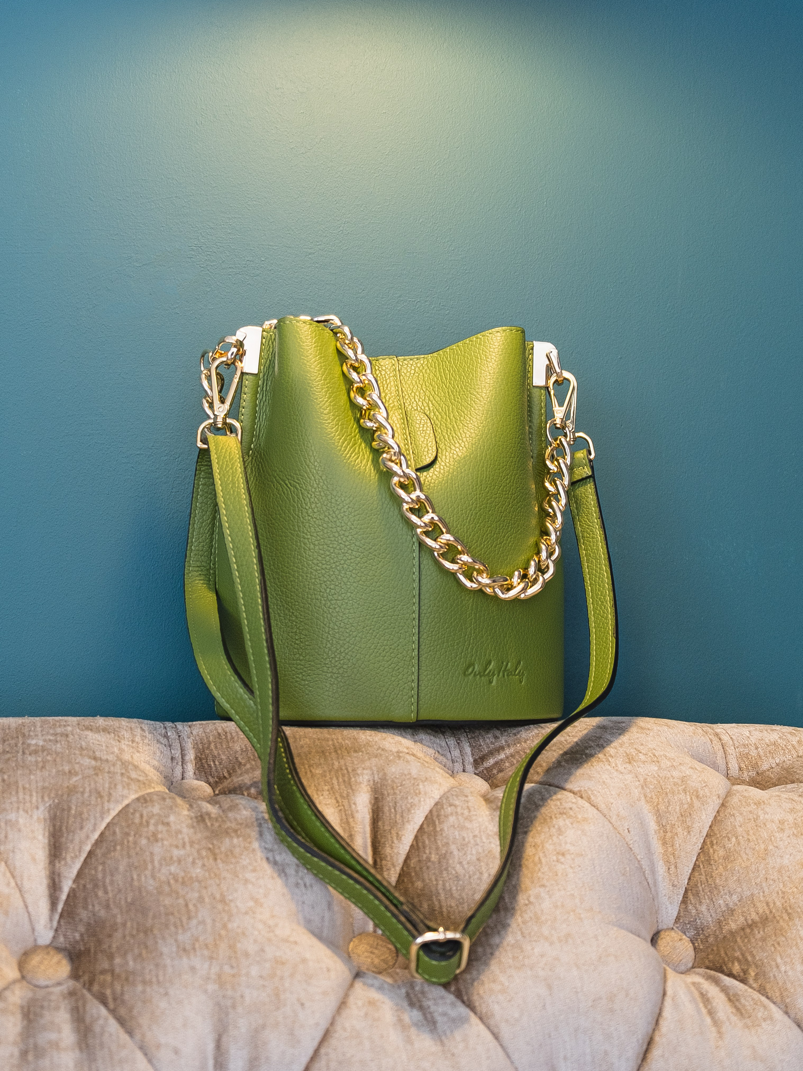 Предметная съёмка сумок для маркетплейсов. Предметный фотограф в Симферополе Антон Катунин