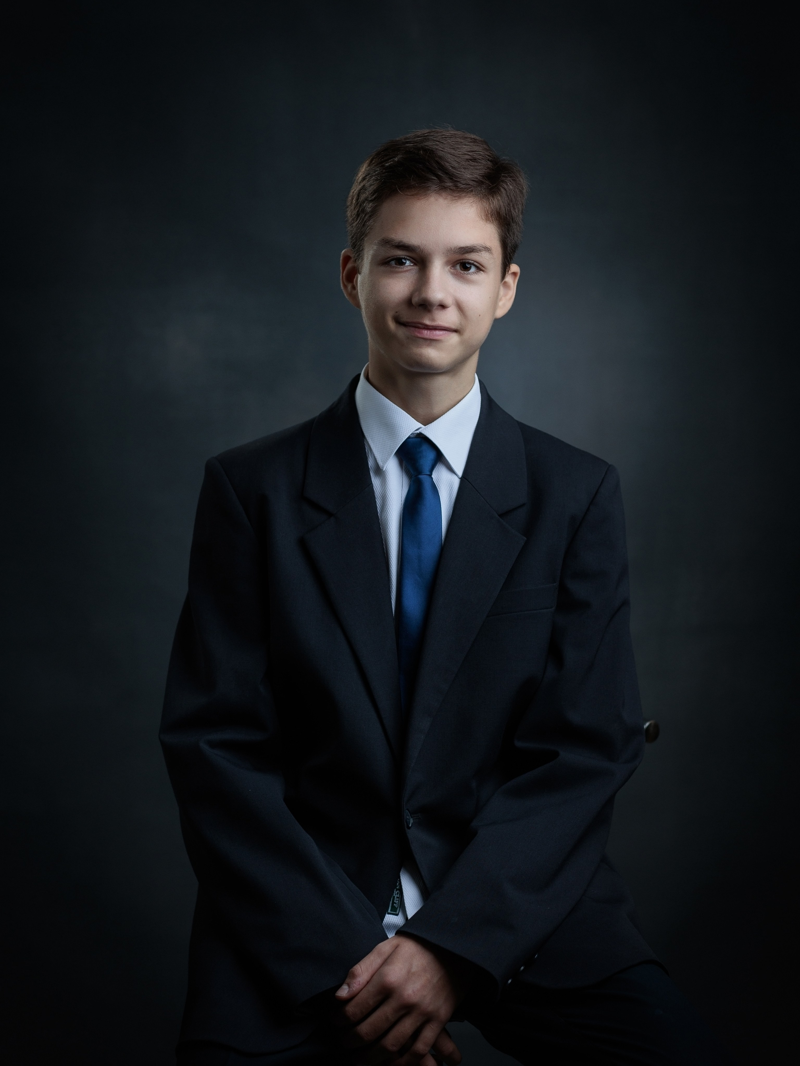 Окт120 + отражатель + 100 зонт контр + рефлектор с сотами на фон. Семейный фотограф Александр Передерий