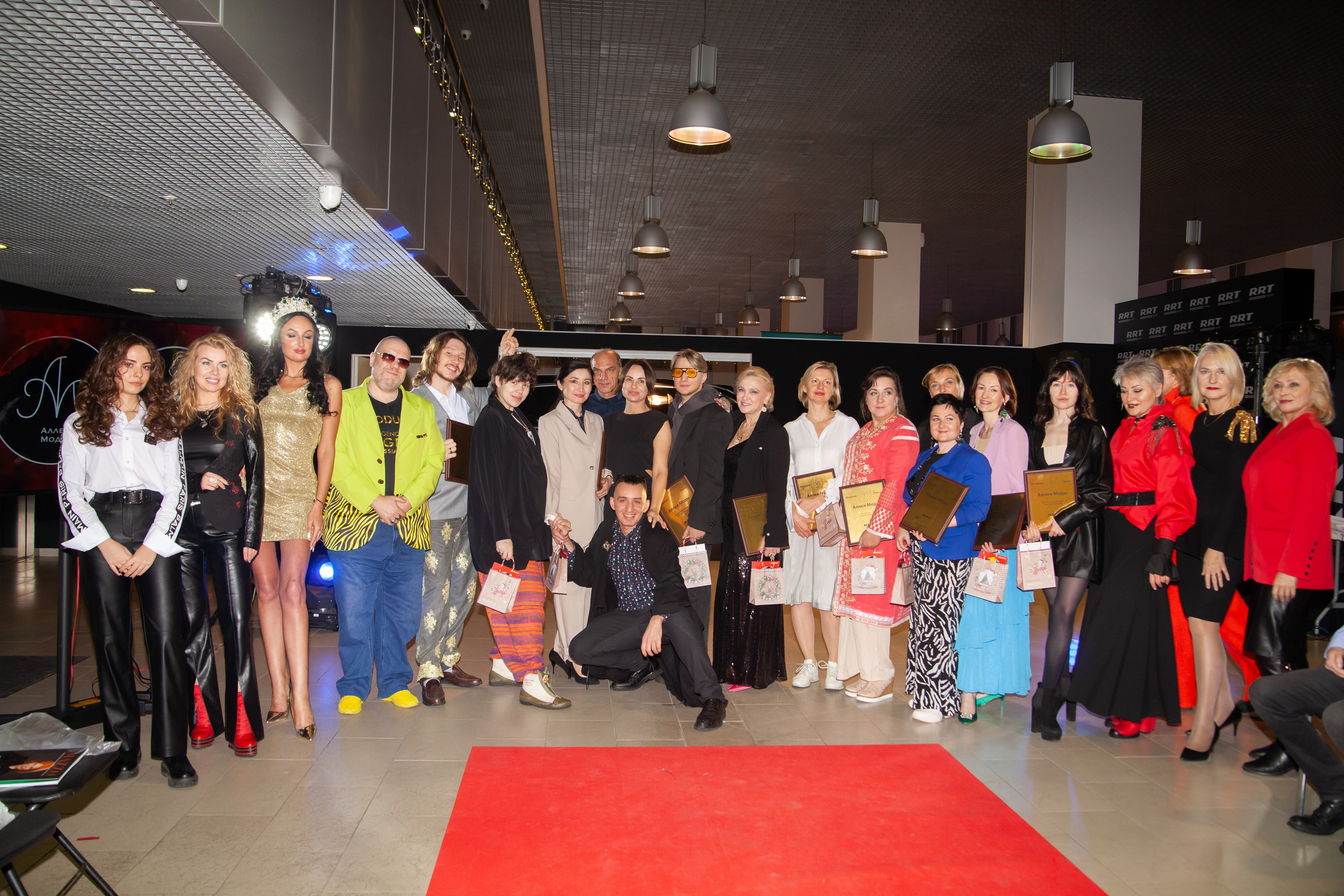 Аллея моды. 22 декабря 2023 г. RRT Пулково. Портретный фотограф в СПб Ирина Маринина