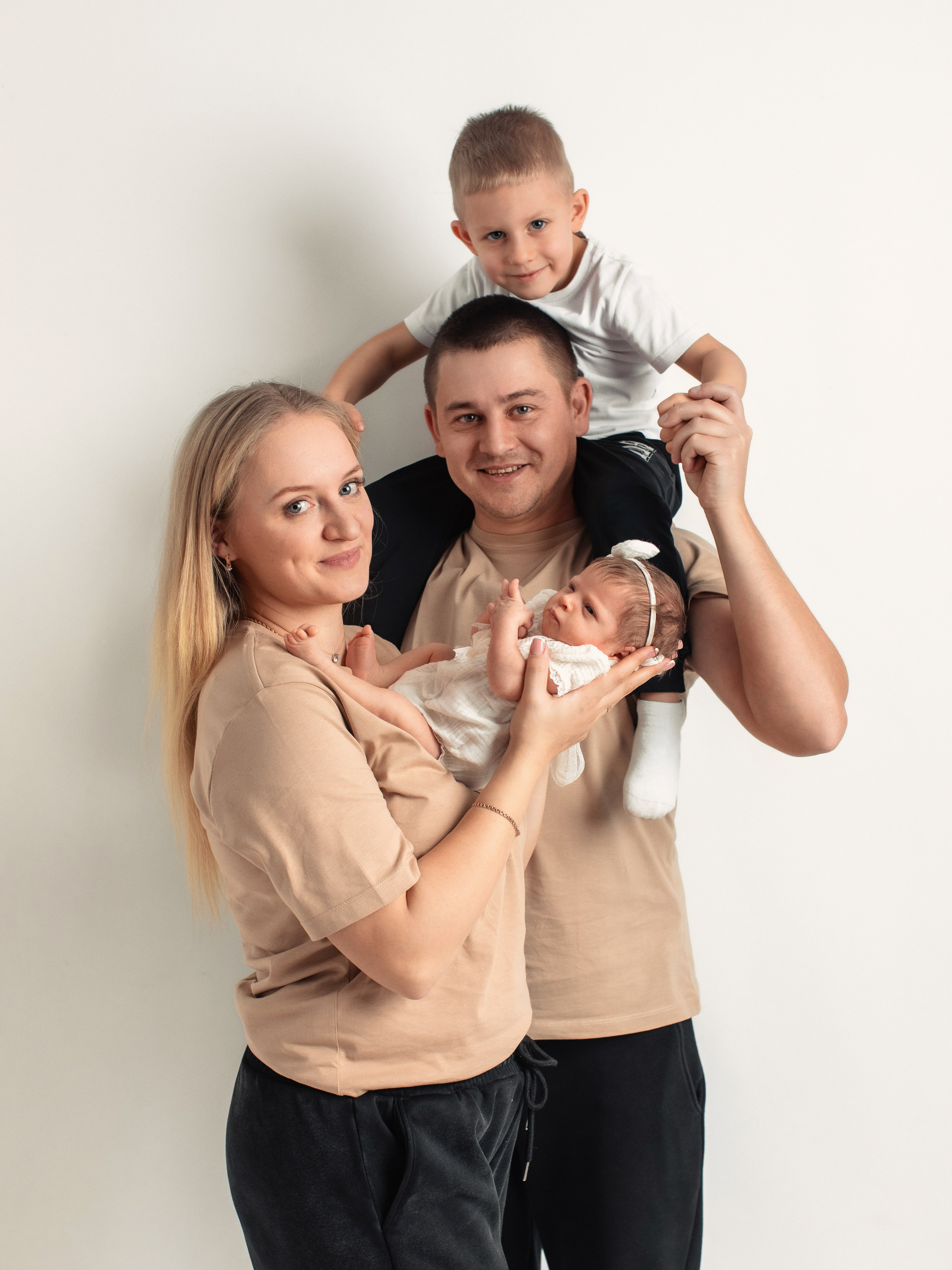 Примеры с семьей. Фотограф новорождённых и детей до года на КМВ