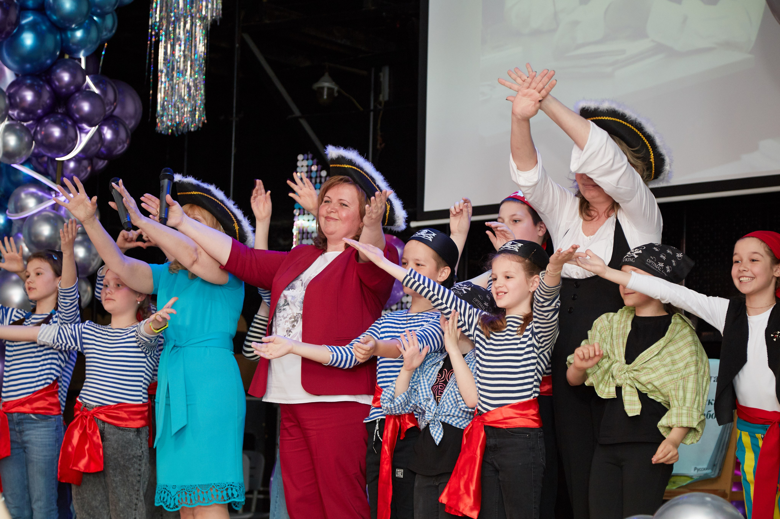 Последний звонок. Фотограф Савченко Люба. Москва