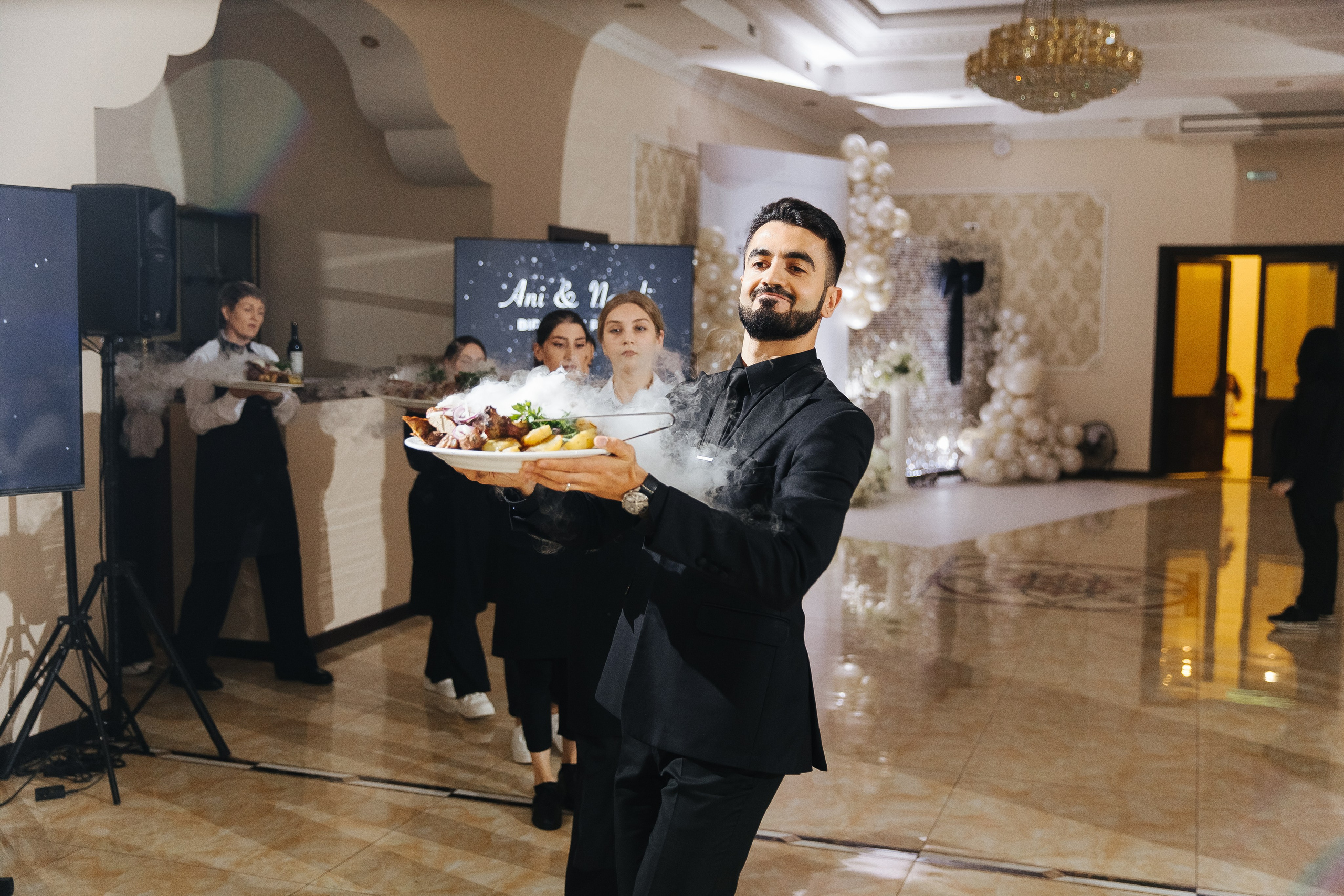 Ани и Назели. 35&5 День рождения, «Янтарь». Фотограф в Красноярске Надежда Воскресенская