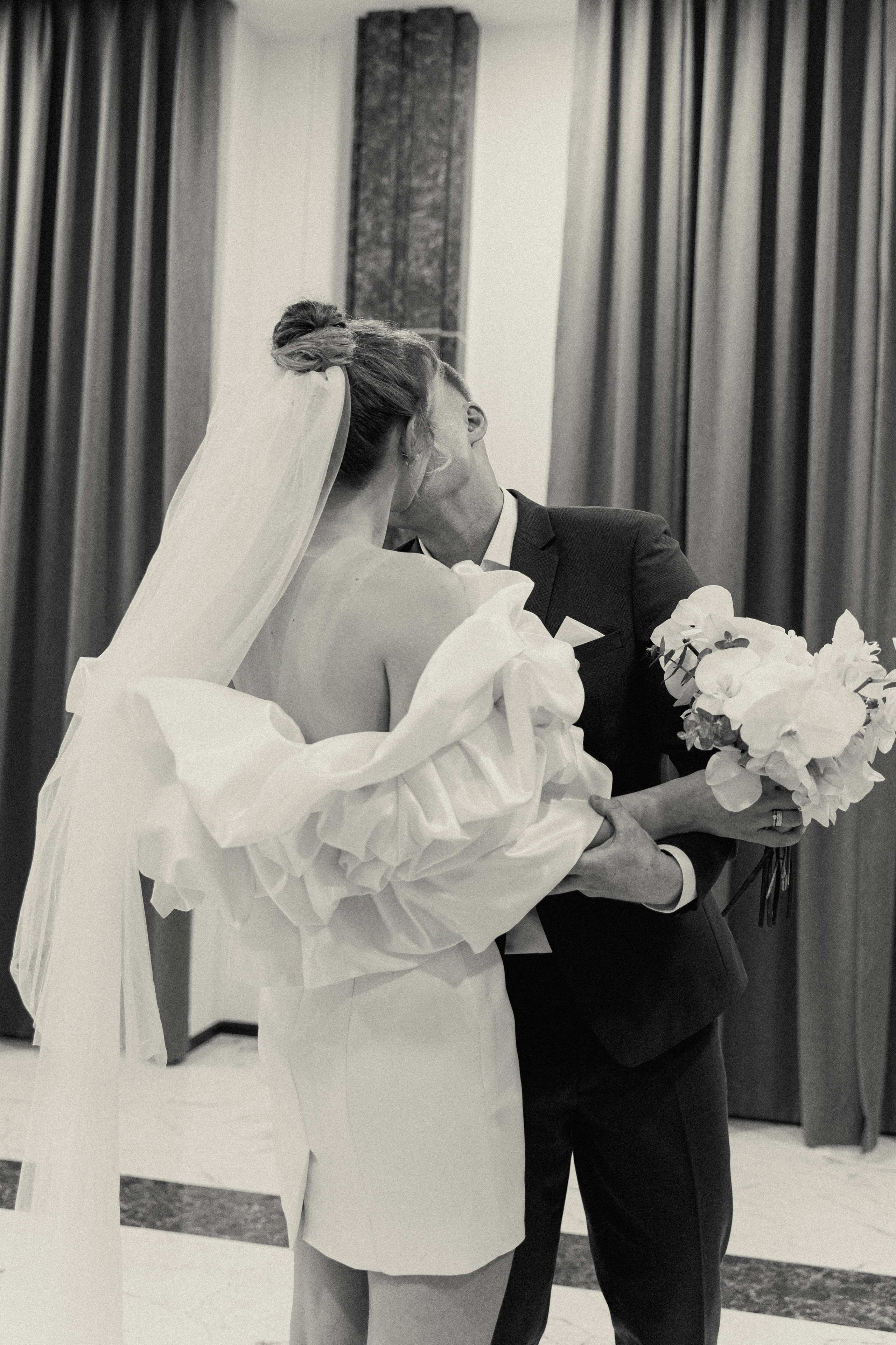 Love Story и Свадебная Фотосъёмка на Пхукете – истории любви в объективе. Ян Долматов — фотограф, видеограф и продюсер на Пхукете, Таиланд