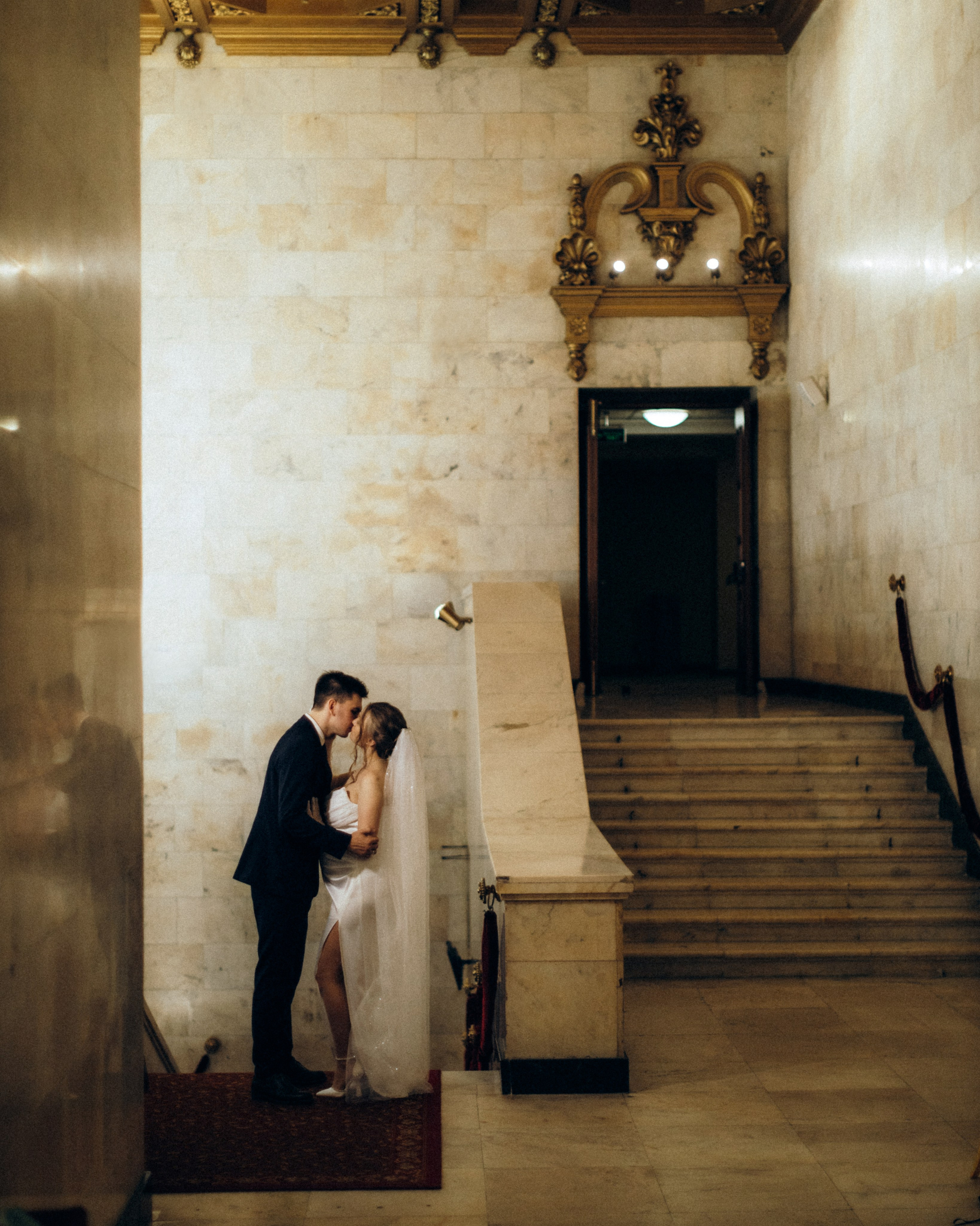 Антон и Вера, роспись в Савеловском ЗАГСЕ и фотосессия в гостинице Hilton. Свадебный и портретный фотограф в Москве Кристина Золотова