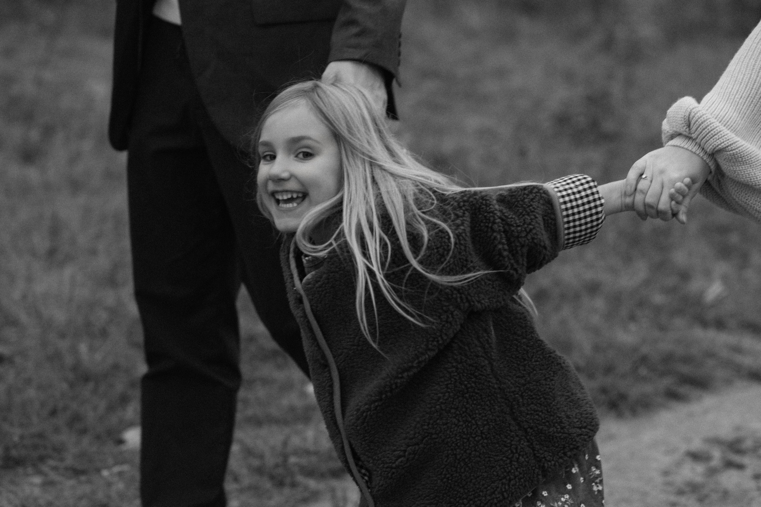 Семейная фотосессия на природе. Вера Пьянцева семейный, свадебный и парный фотограф в Санкт-Петербурге