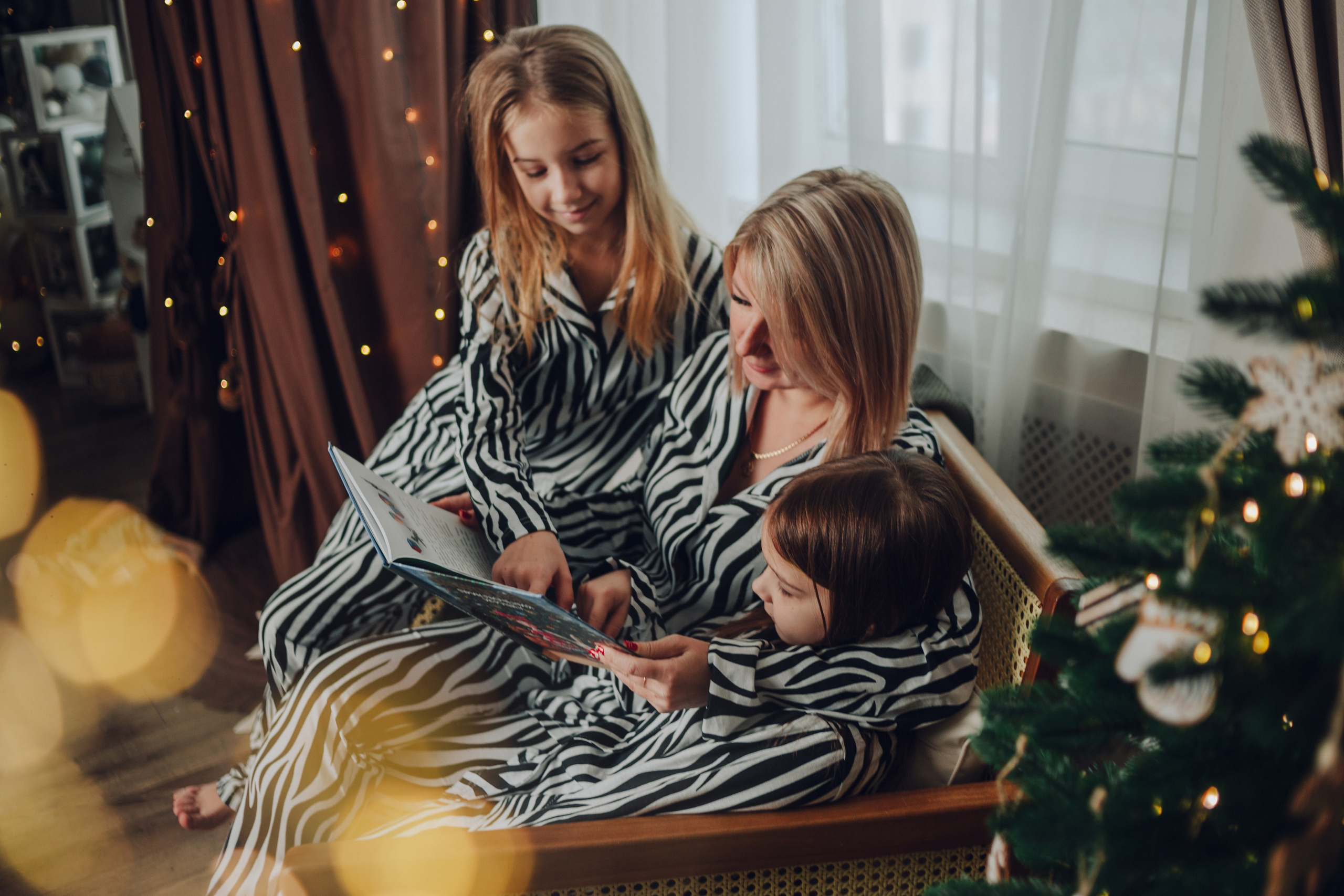 Оля и ее доченьки. Фотограф Брянск