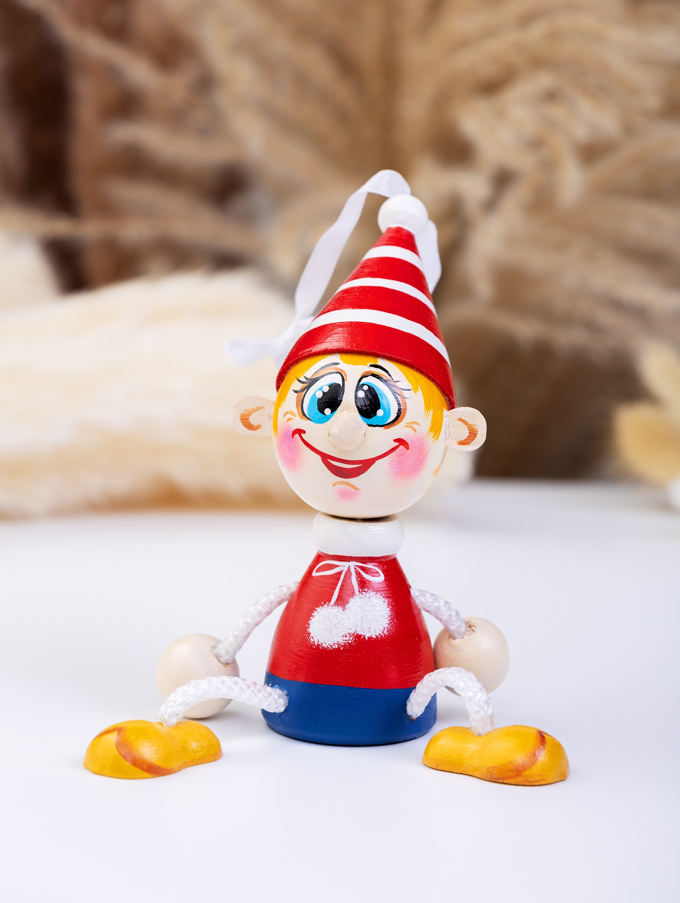 Деревянные игрушки ручной росписи. Фотостудия T-CUBE