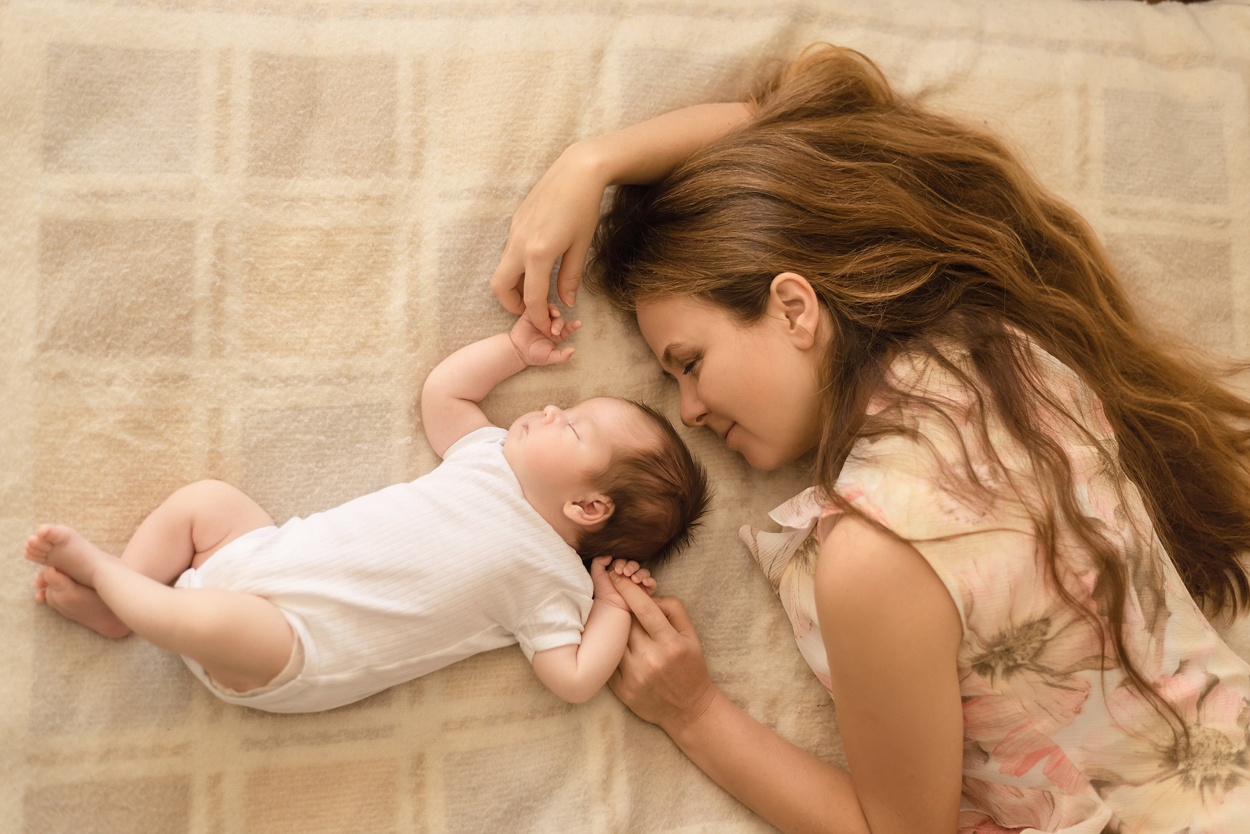 Home photo shoots in Montenegro. Photographer of newborns and children up to a year in Montenegro