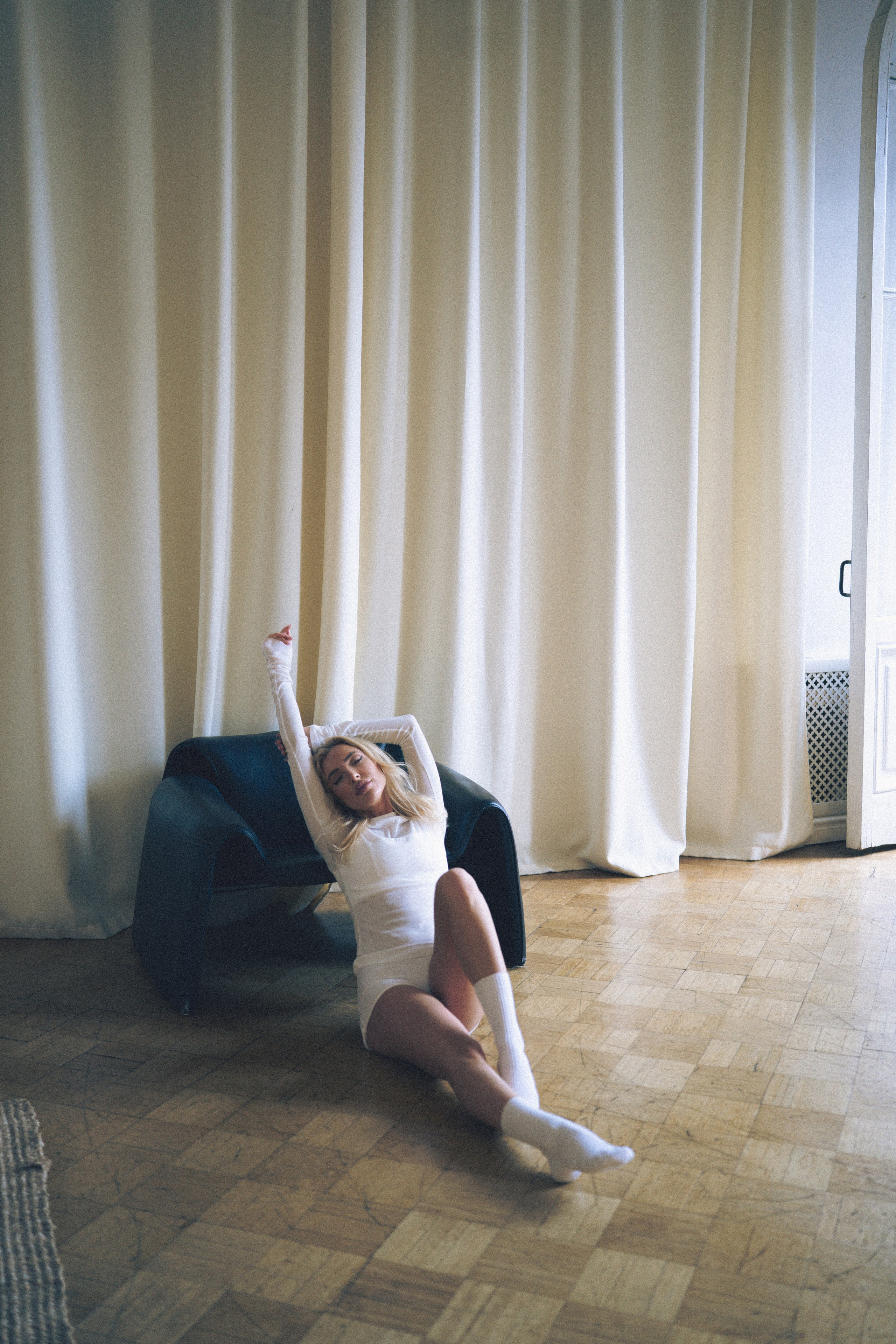 МИНИМАЛИЗМ В СТУДИИ НА ЧЕРНЫШЕВСКОЙ В СТУДИИ С БАЛКОНОМ. Профессиональный фотограф, Санкт-Петербург — Виктория Богомолова