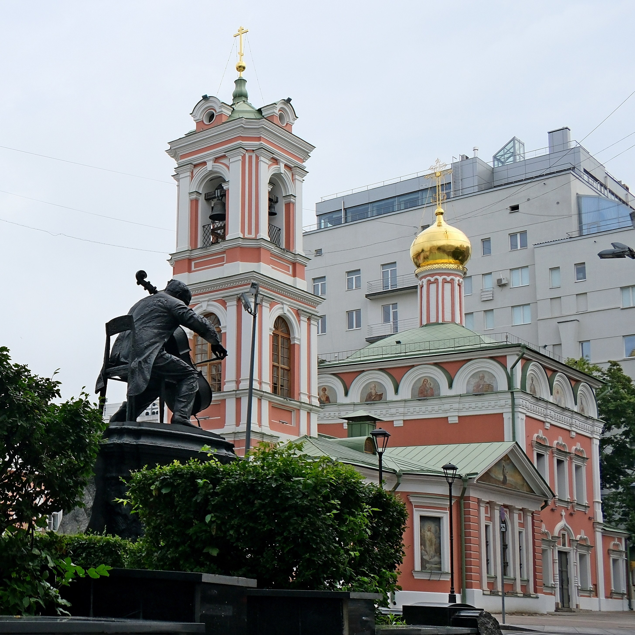 Улица, люди, жизнь…