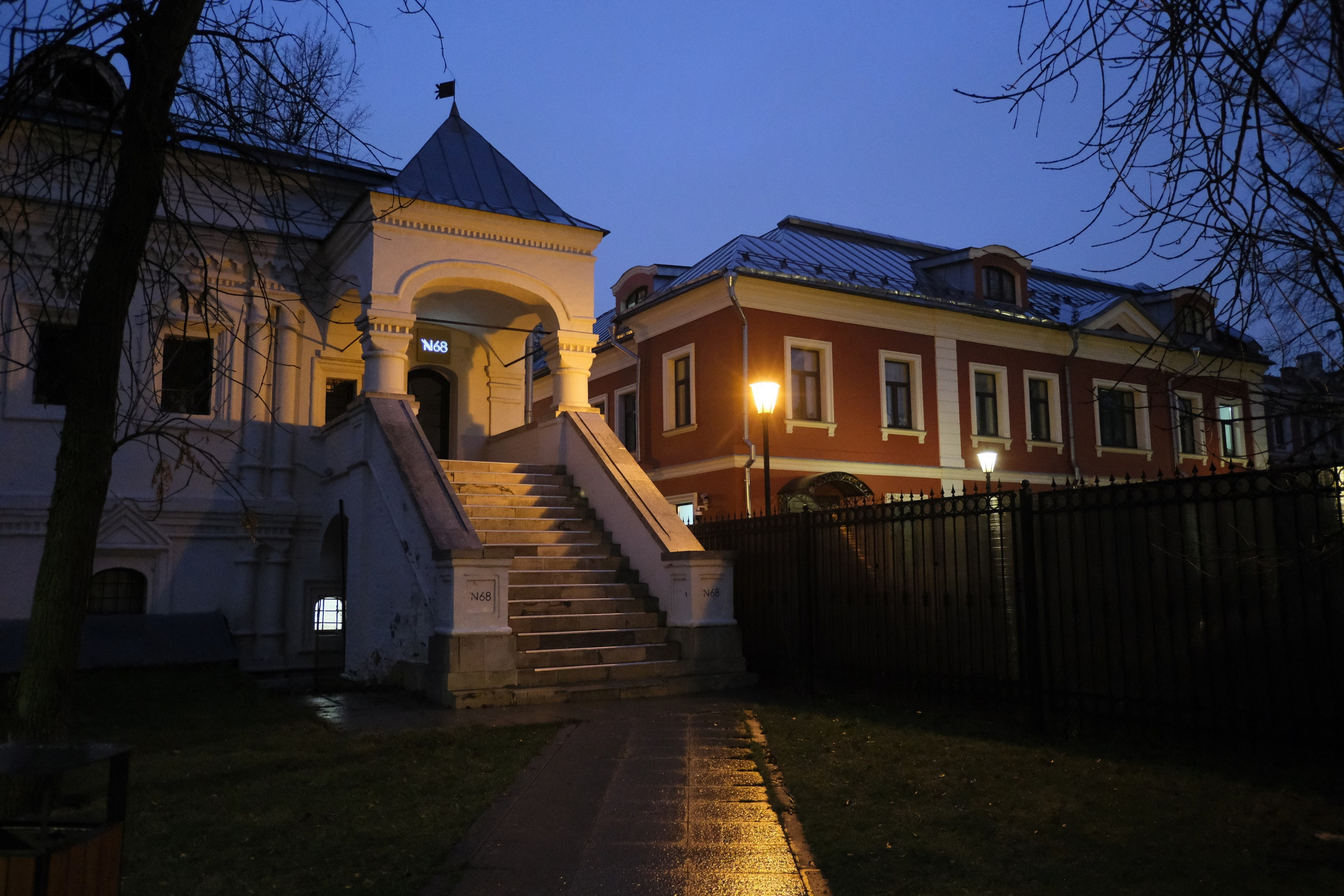 Вечерний город. Улица, люди, жизнь…