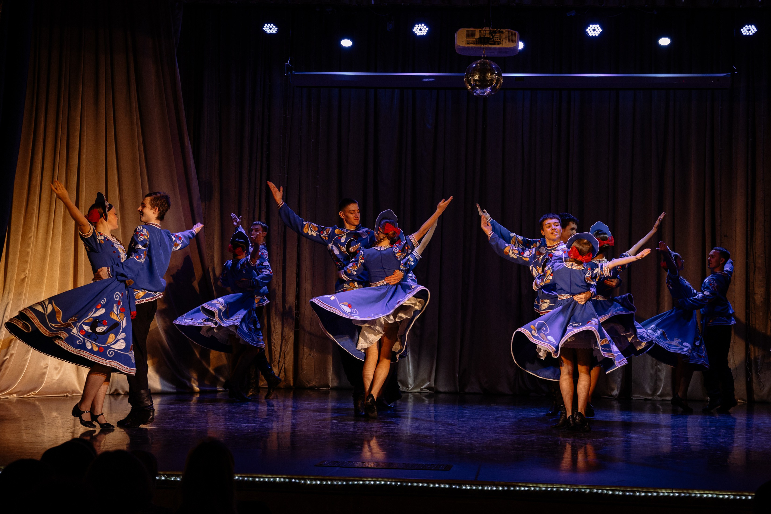 Сибирские узоры ДК Ефремова. Фотограф Юлия Мальцева