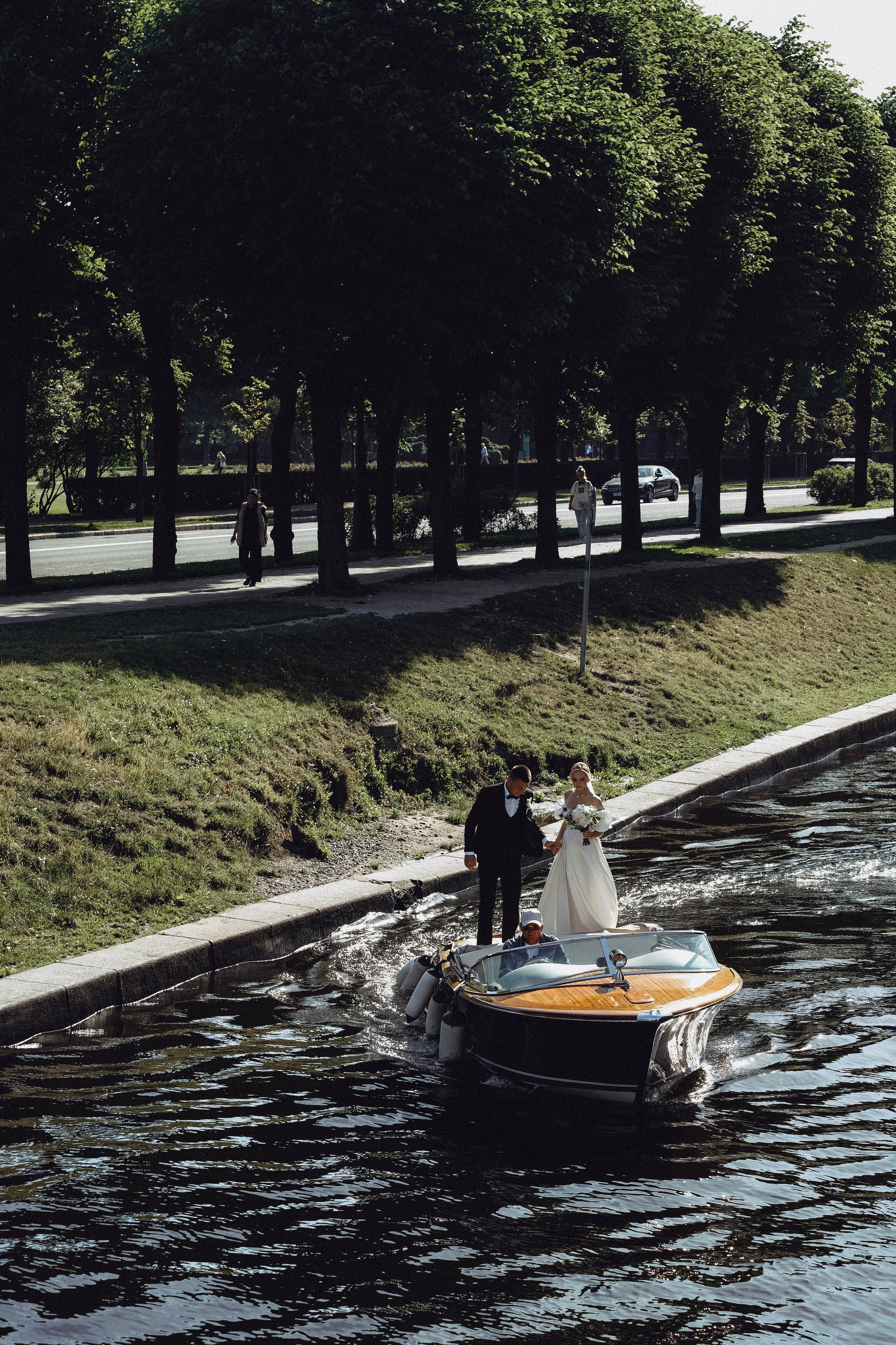 СВАДЕБГНАЯ ПРОГУЛКА ПО КАНАЛ САНКТ-ПЕТЕРБУРГА НА КАТЕРЕ. Профессиональный фотограф, Санкт-Петербург — Виктория Богомолова