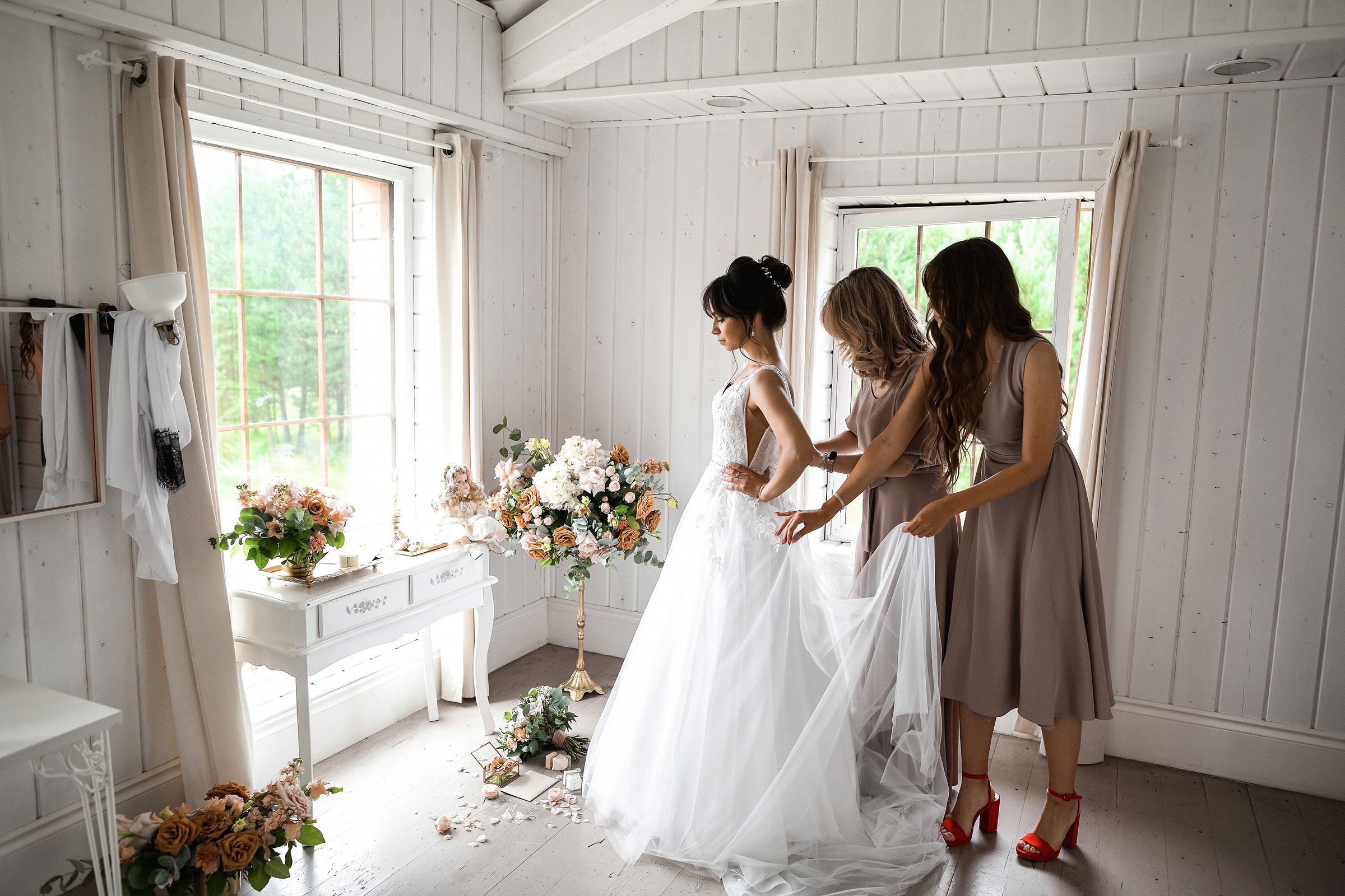 🌄 Демьян и Катя — свадьба в нацпарке "Столбы" | Веселый банкет и эпичные фото на скалах. 📸 Свадебный и семейный фотограф в Красноярске Тихомиров Евгений | 17 лет опыта | 800+ свадеб