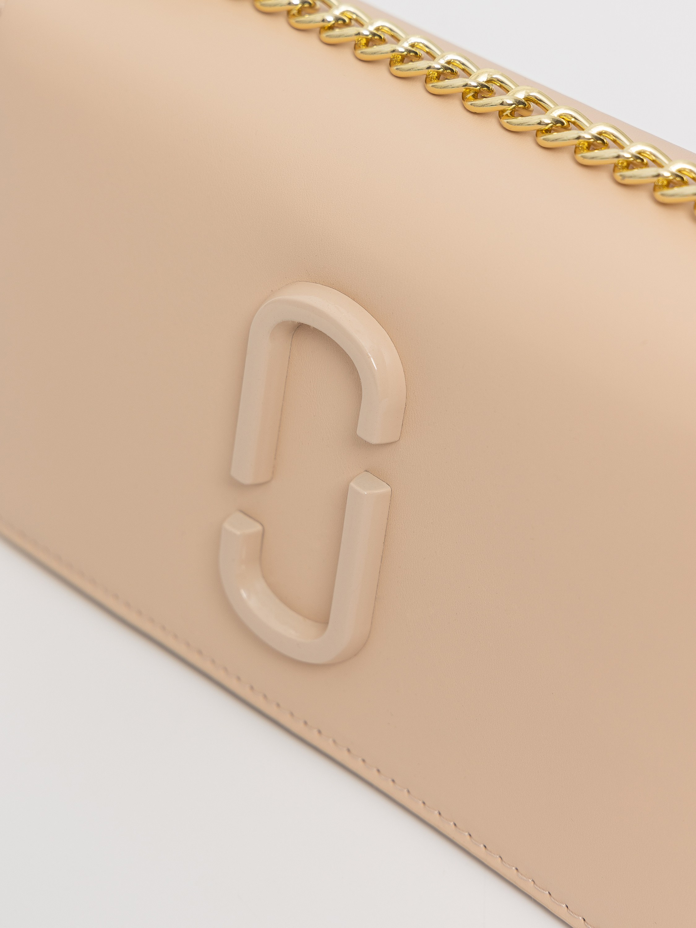 Фотосъемка сумок для маркетплейсов. Алексей Темнов — фотограф в Пятигорске