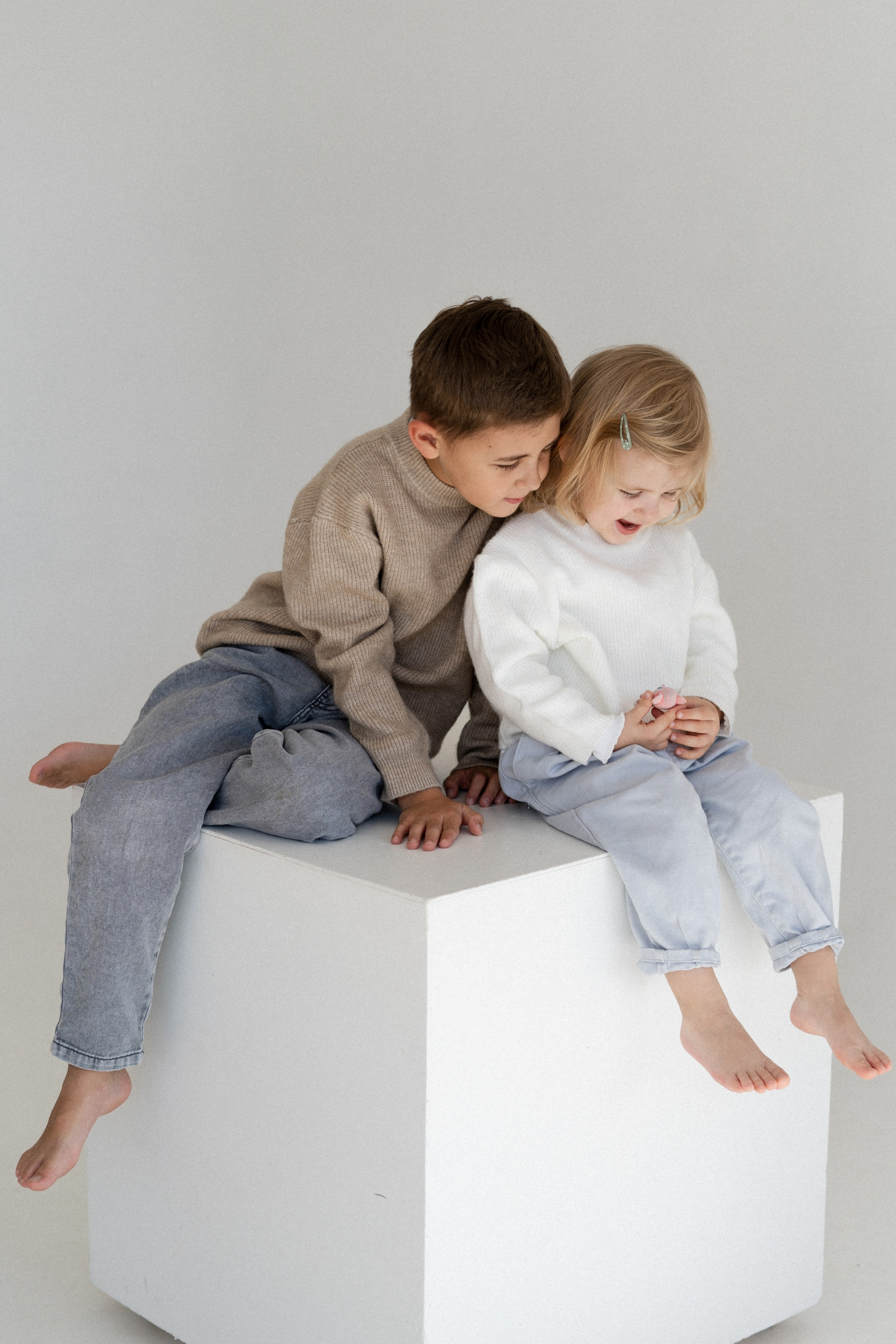 Оля, Артемий, Вера. Главная