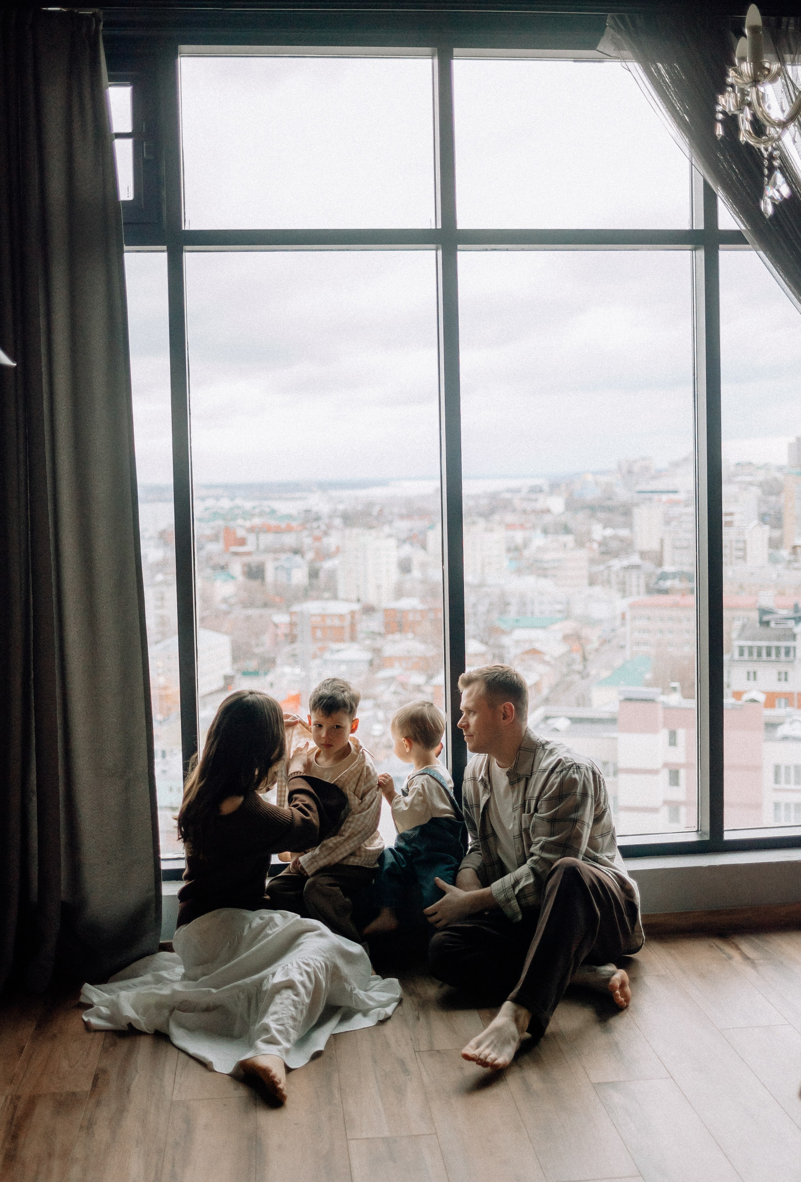 Звонко смеялись