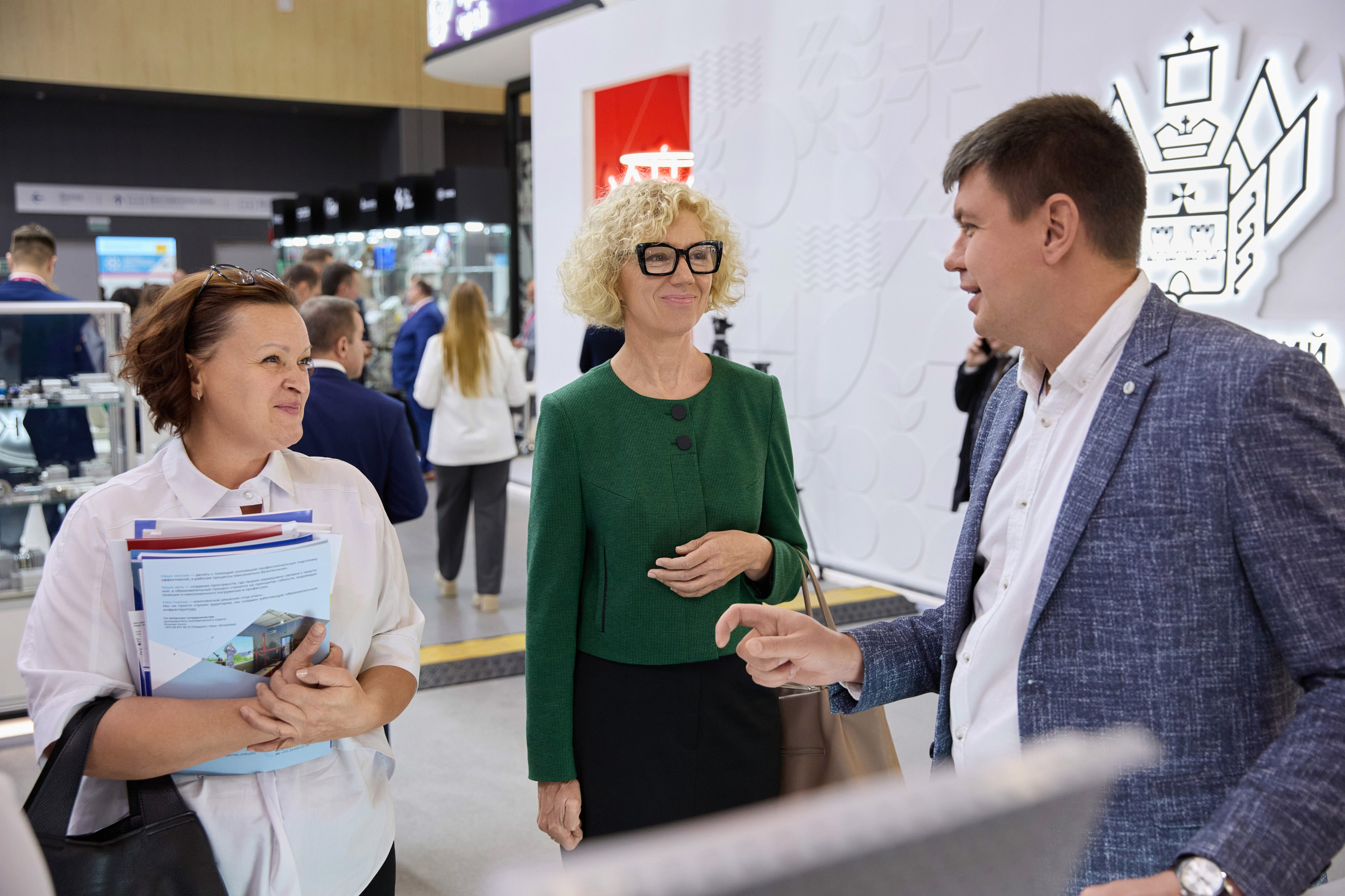 Выставка. Свадебная, репортажная фотосъемка и видеосъемка в Минске. Илья и Юлия Ширмановы. Фотограф | Видеограф | Минск