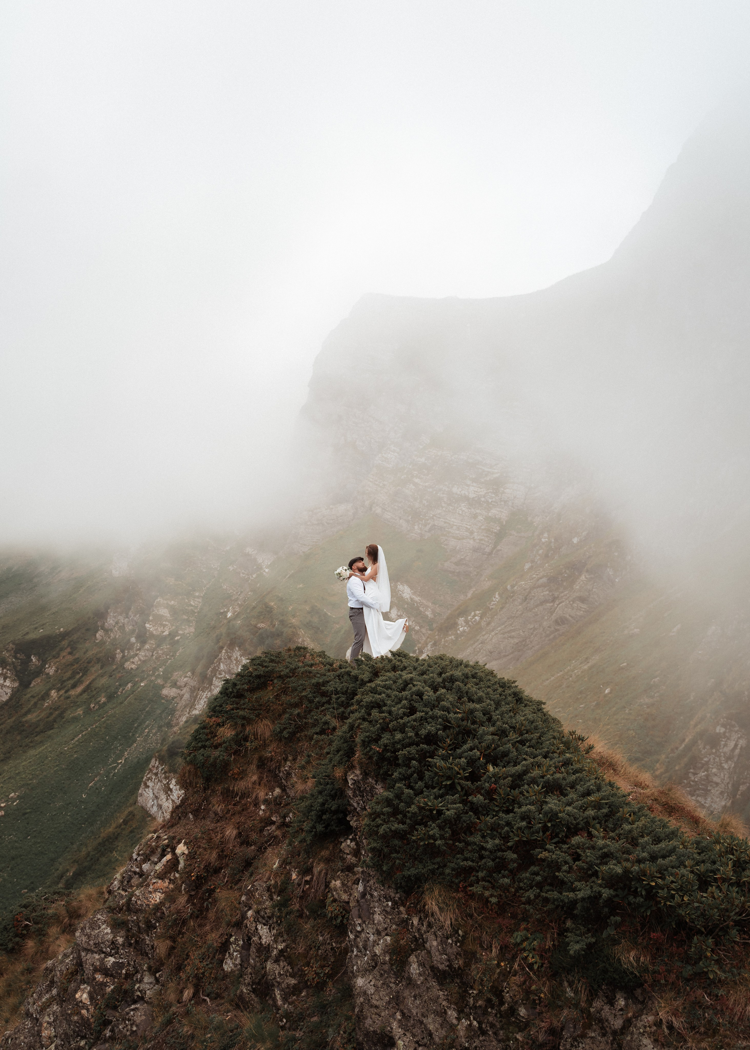 Свадебная фотосессия в Красной Поляне. Фотограф на Пхукете Максим