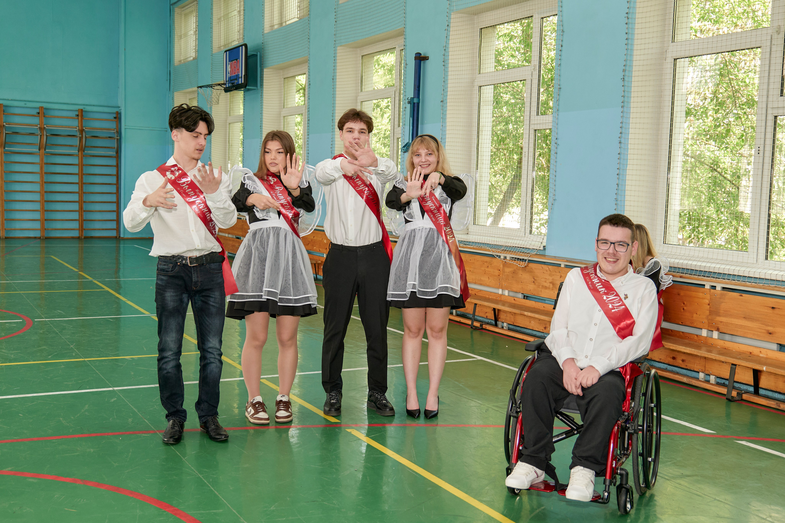 Последний звонок школа 1413. Детский и семейный фотограф г. Москва Оксана Катаджи