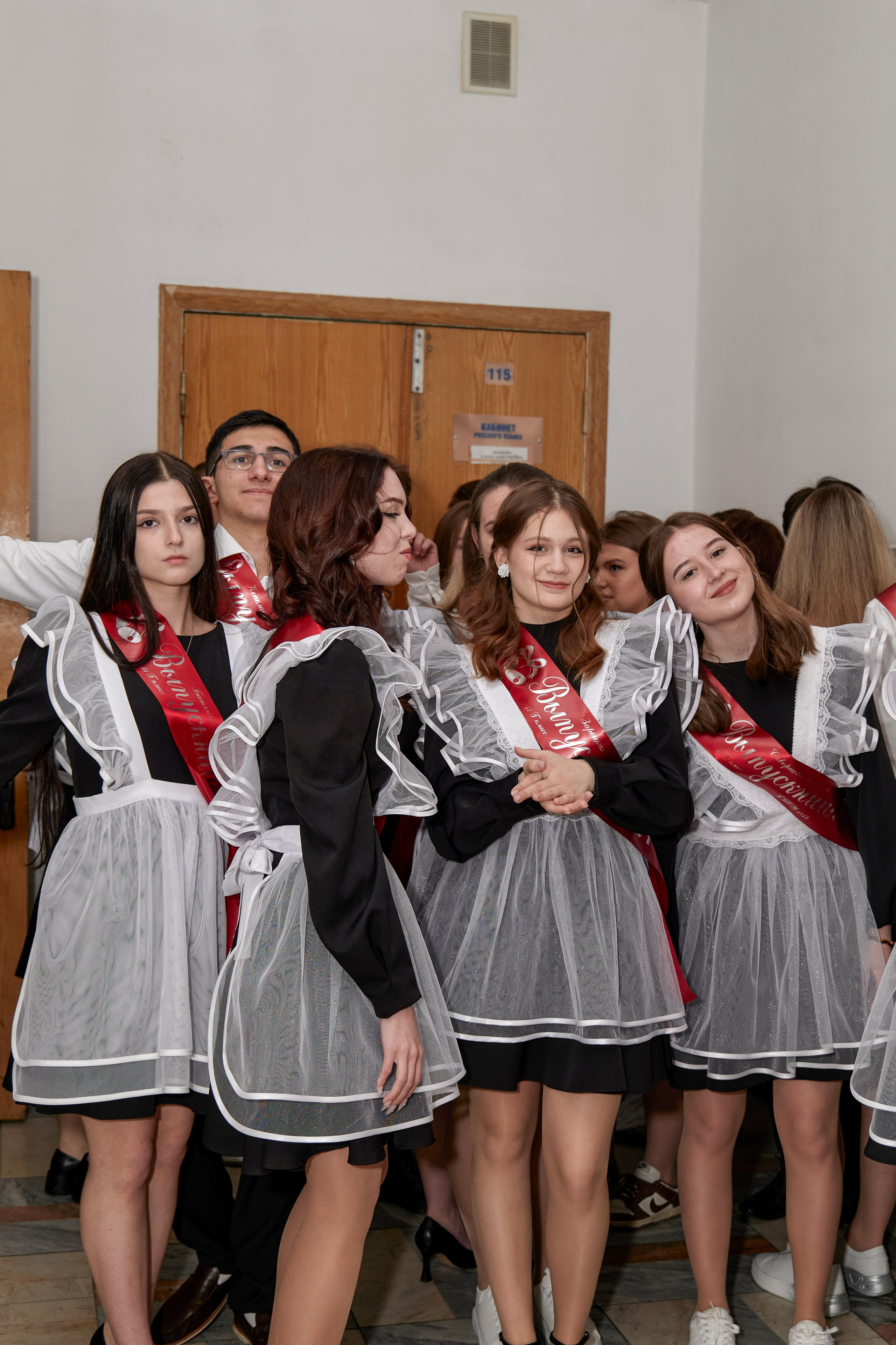 Последний звонок школа 1413. Детский и семейный фотограф г. Москва Оксана Катаджи