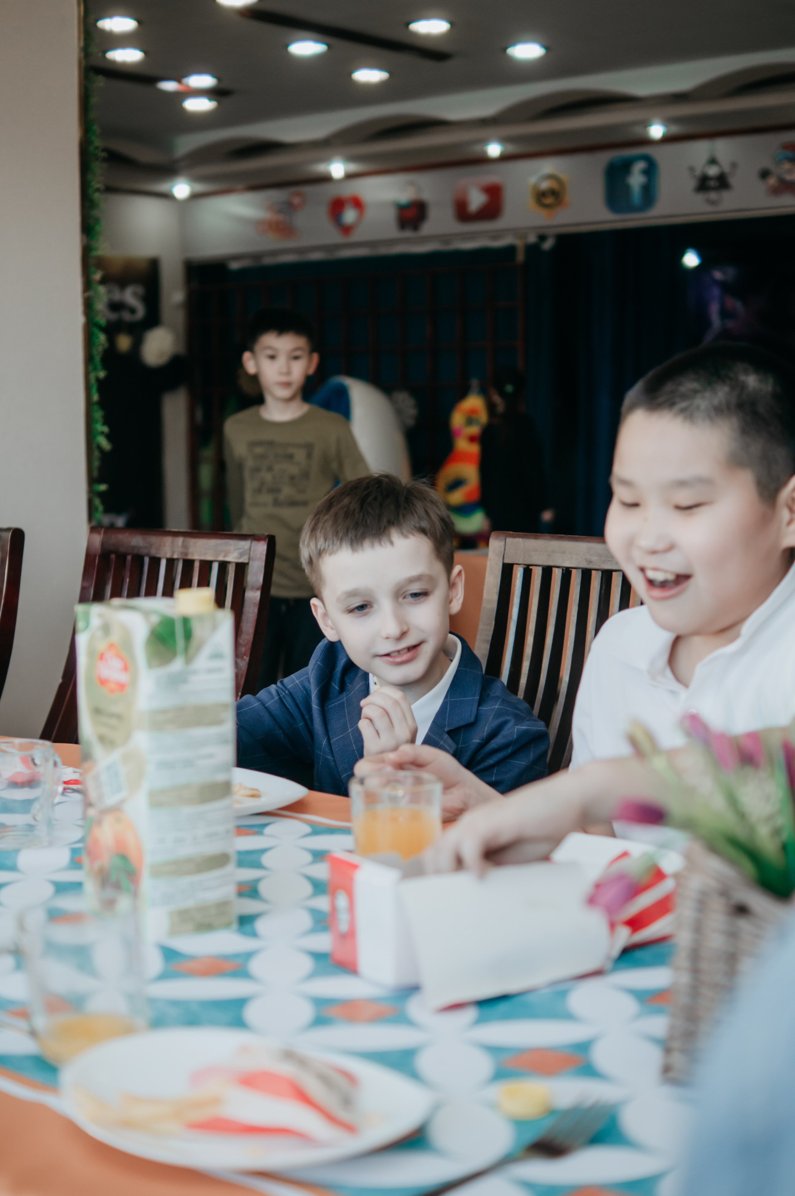 Детский фотограф в Улан-Удэ. сьемка утренников, школьных выпускных и детских праздников. Фотограф в Улан-Удэ. Свадебный фотограф в Улан-Удэ