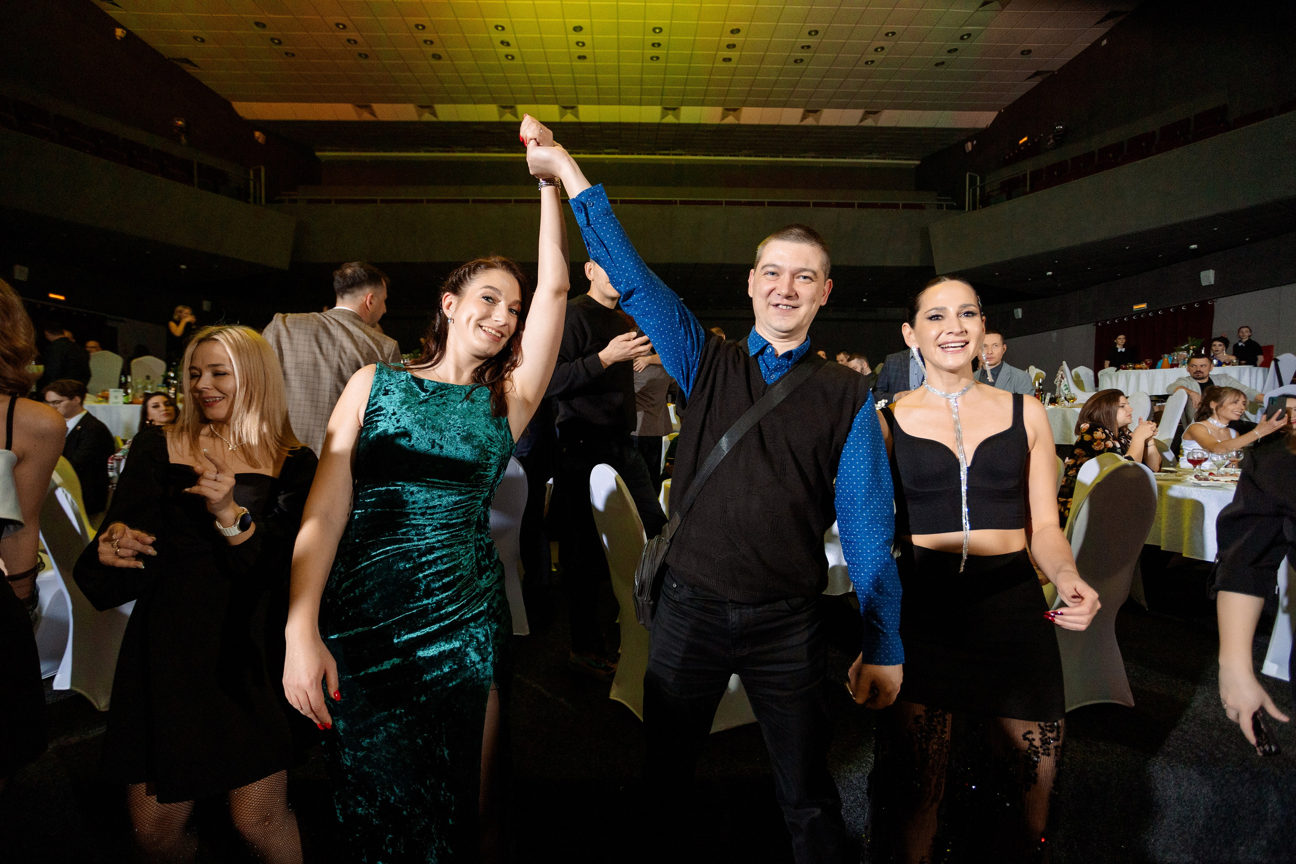 РЕПОРТАЖ: НОВЫЙ ГОД В ДК МЕТАЛЛУРГ. Профессиональный фотограф в Ижевске Леша Петров