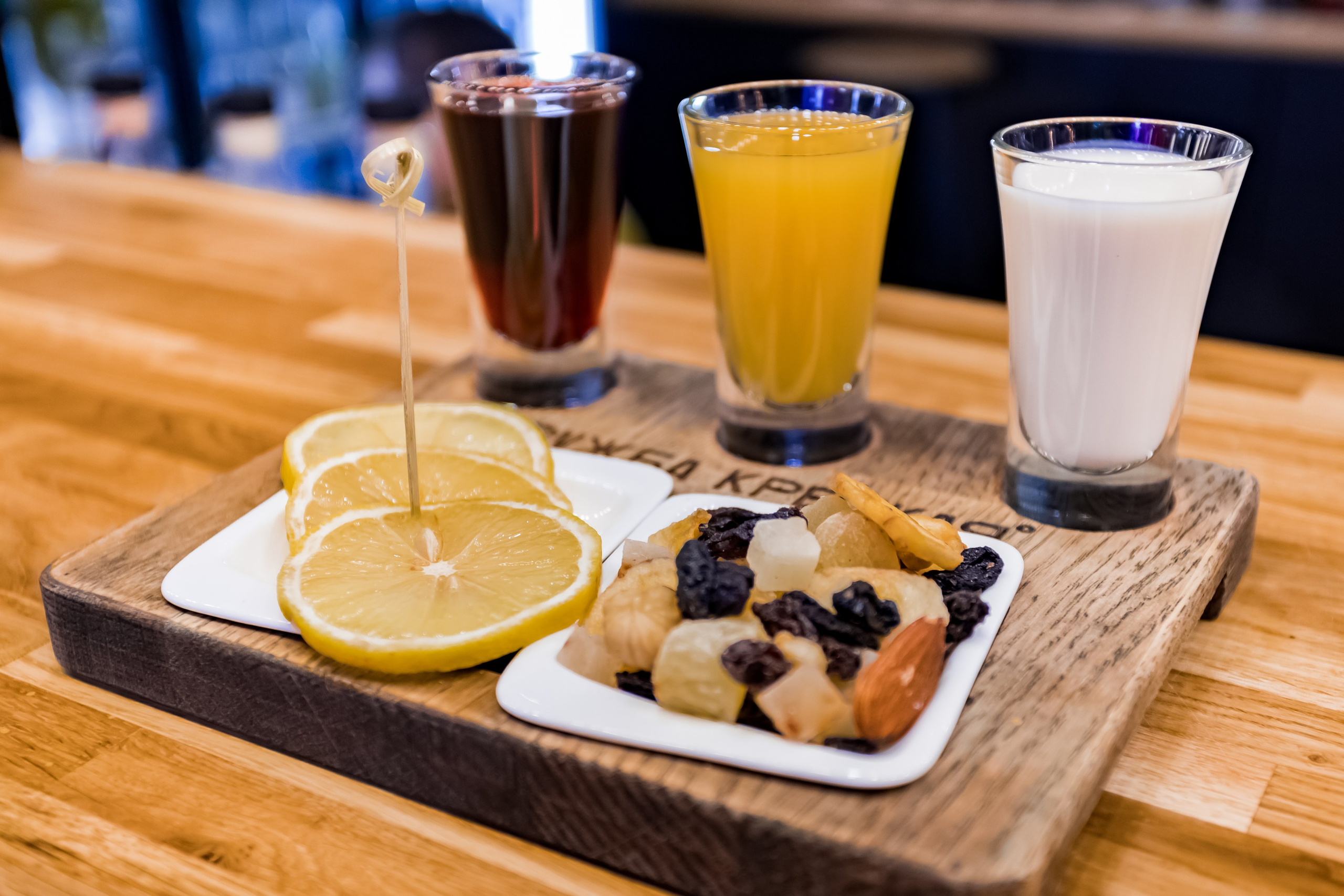 Фотосъемка для бара Дружба крепкая в ТЦ Нора. Интерьеры, Контент, Портреты | Фотограф в Москве Дани Терно