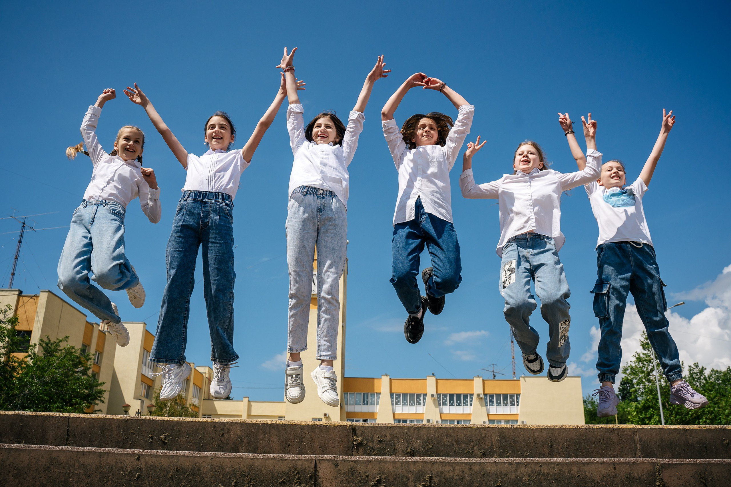 Фотографии с друзьями. Выпускные альбомы, школьные фотосессии в городе Новороссийске