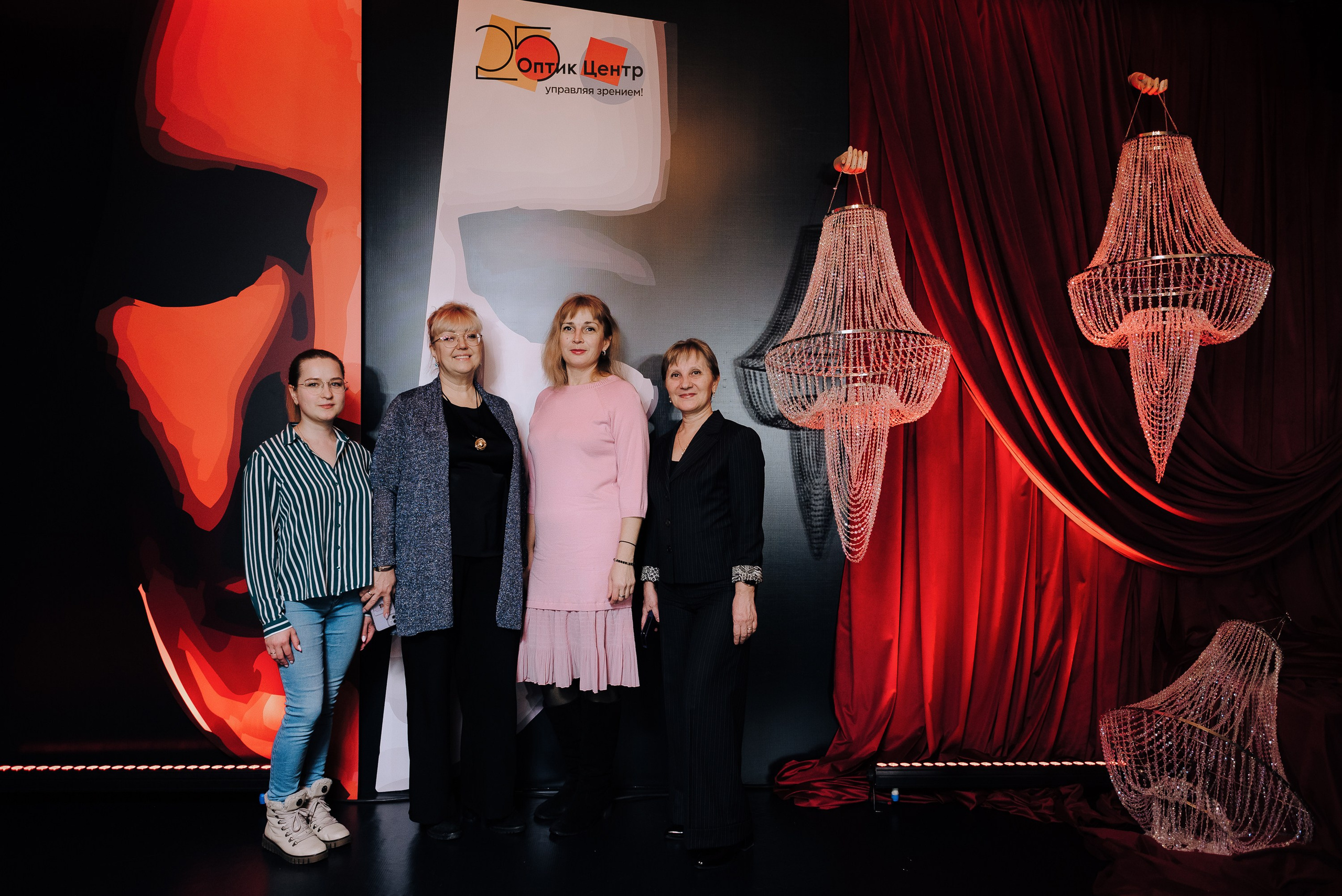 СПЕКТАКЛЬ «ВОЛШЕБНЫЕ ОЧКИ» ОПТИК-ЦЕНТР. Репортажный фотограф Зуев Роман г. Челябинск