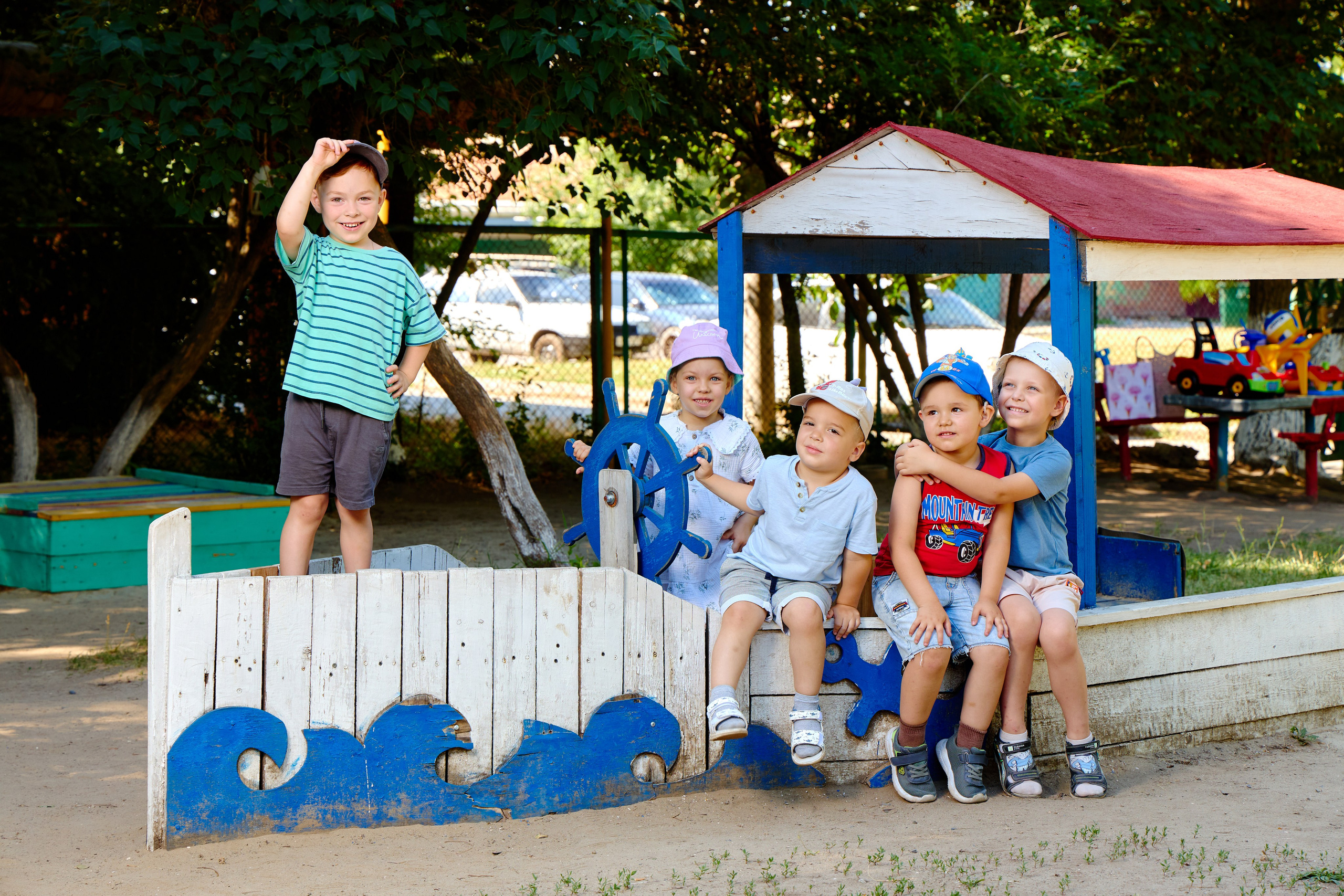 Пример летней съёмки в детском саду № 92 младшая группа Ромашки. Фотограф Выпускные альбомы Таганрог Сергей Коробченко