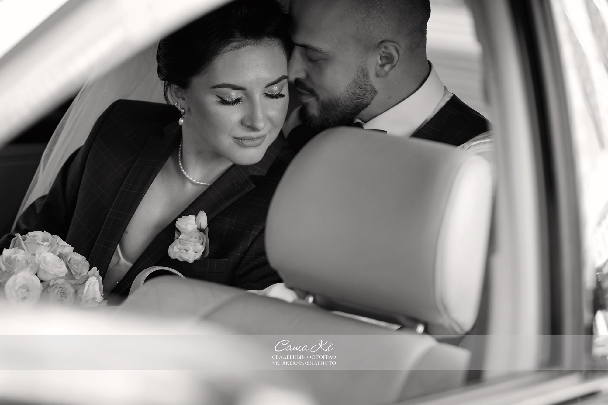 Семейная съемка на природе около Новосибирска. Запишитесь заранее для идеальных кадров.