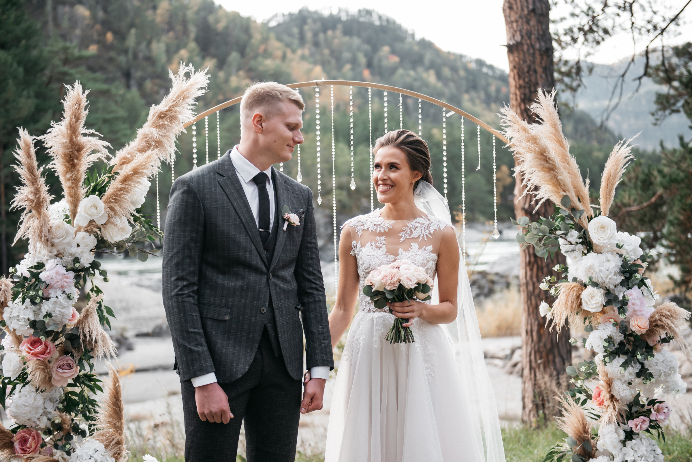 Серегей и Екатерина, Алтай. Свадебный фотограф Наталья Доронина