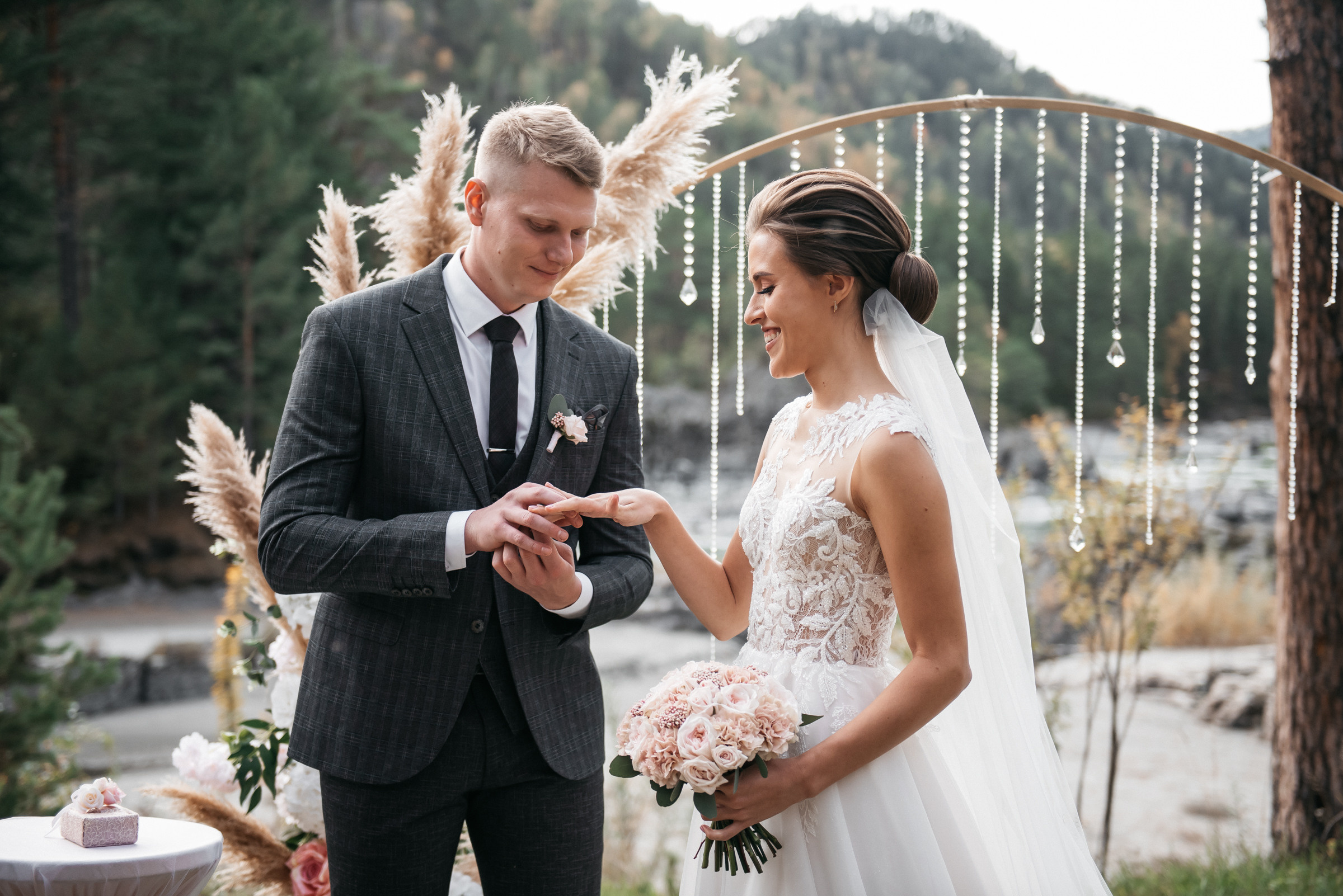 Серегей и Екатерина, Алтай. Свадебный фотограф Наталья Доронина