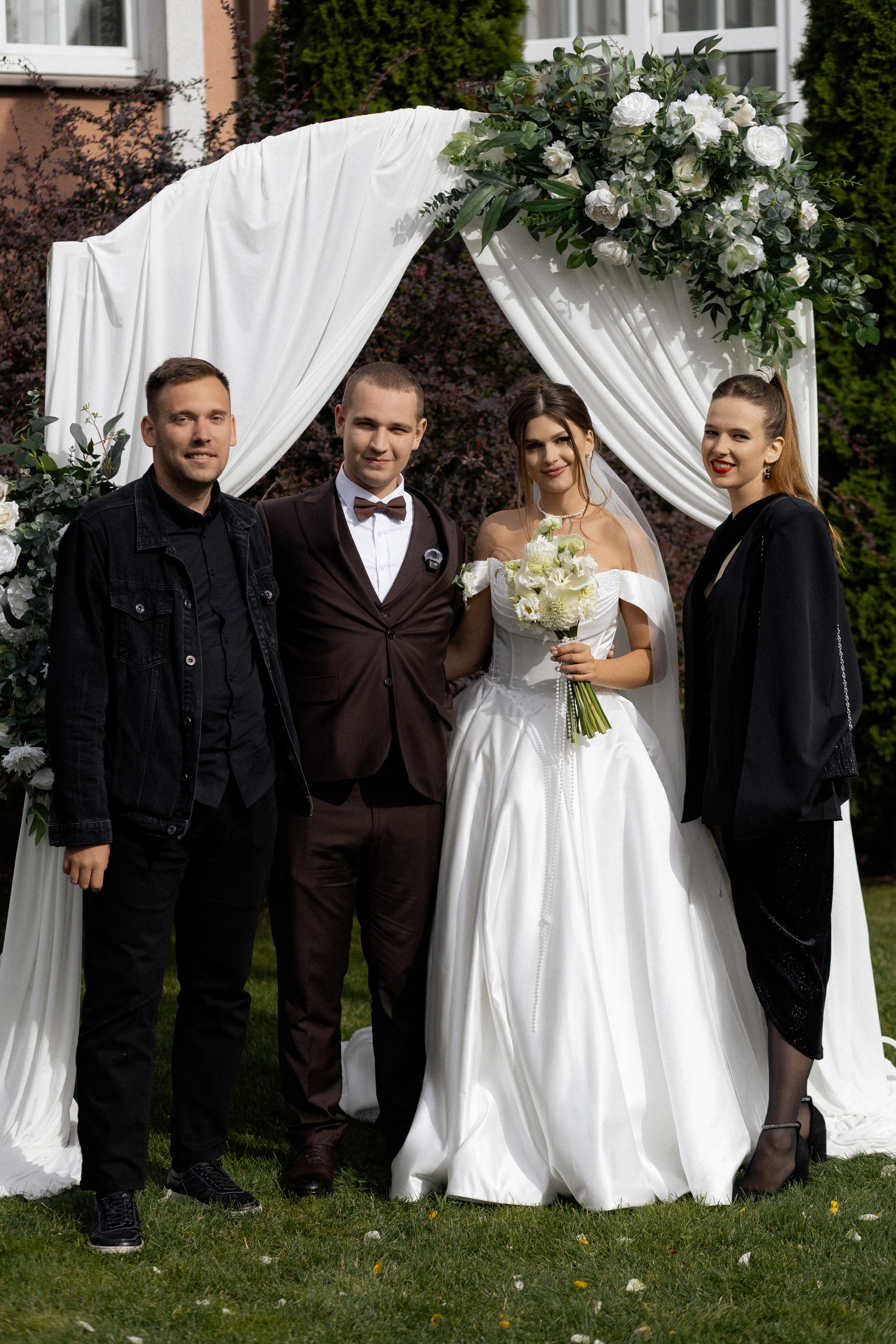 Свадебная фотосессия Анастасии и Игоря в Усадьбе Легенда. Свадебный фотограф в Минске/Беларуси Сергей Спиридонов