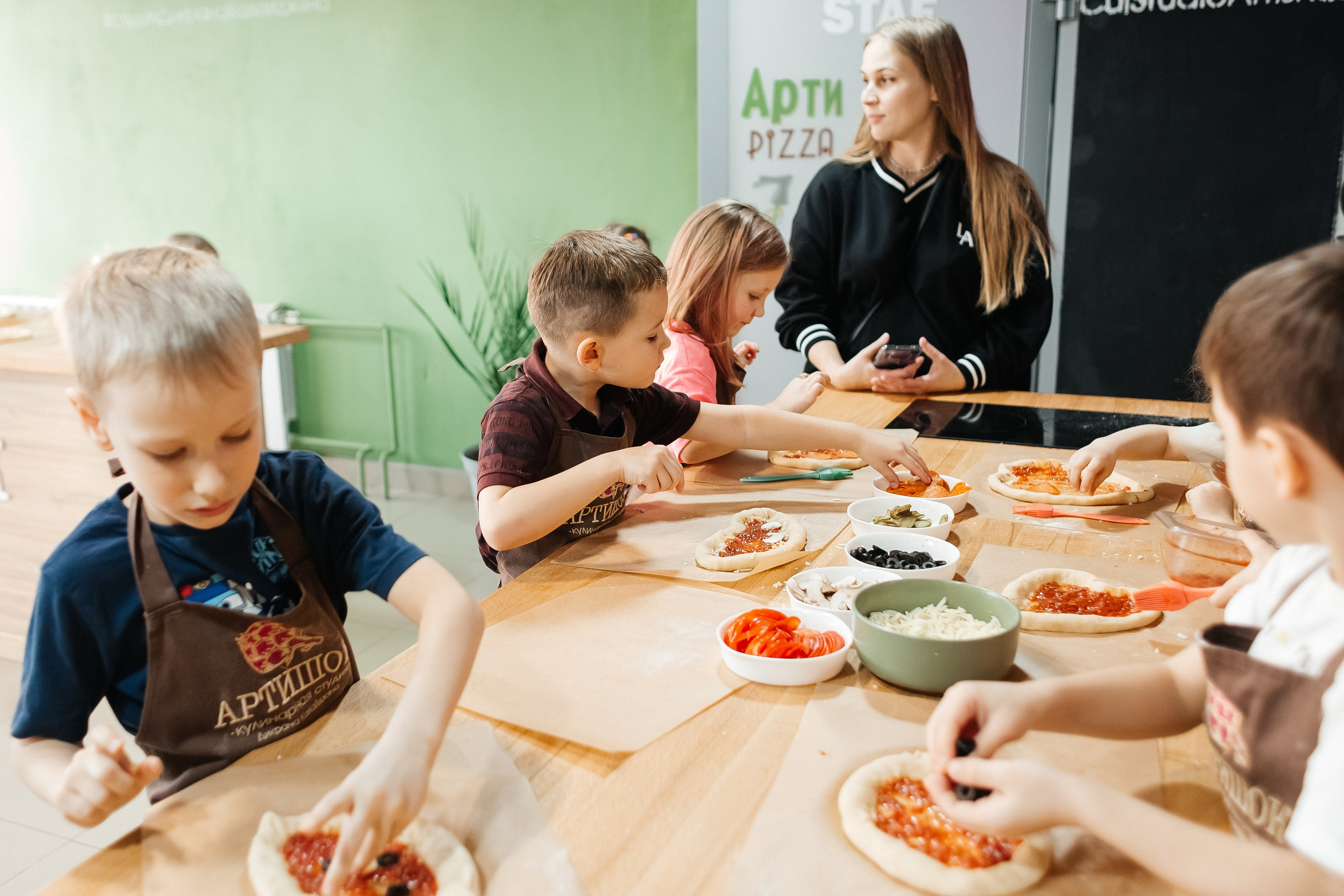 Детский мастер-класс в «АРТиШОК». Фотограф Кемерово | Сергей
