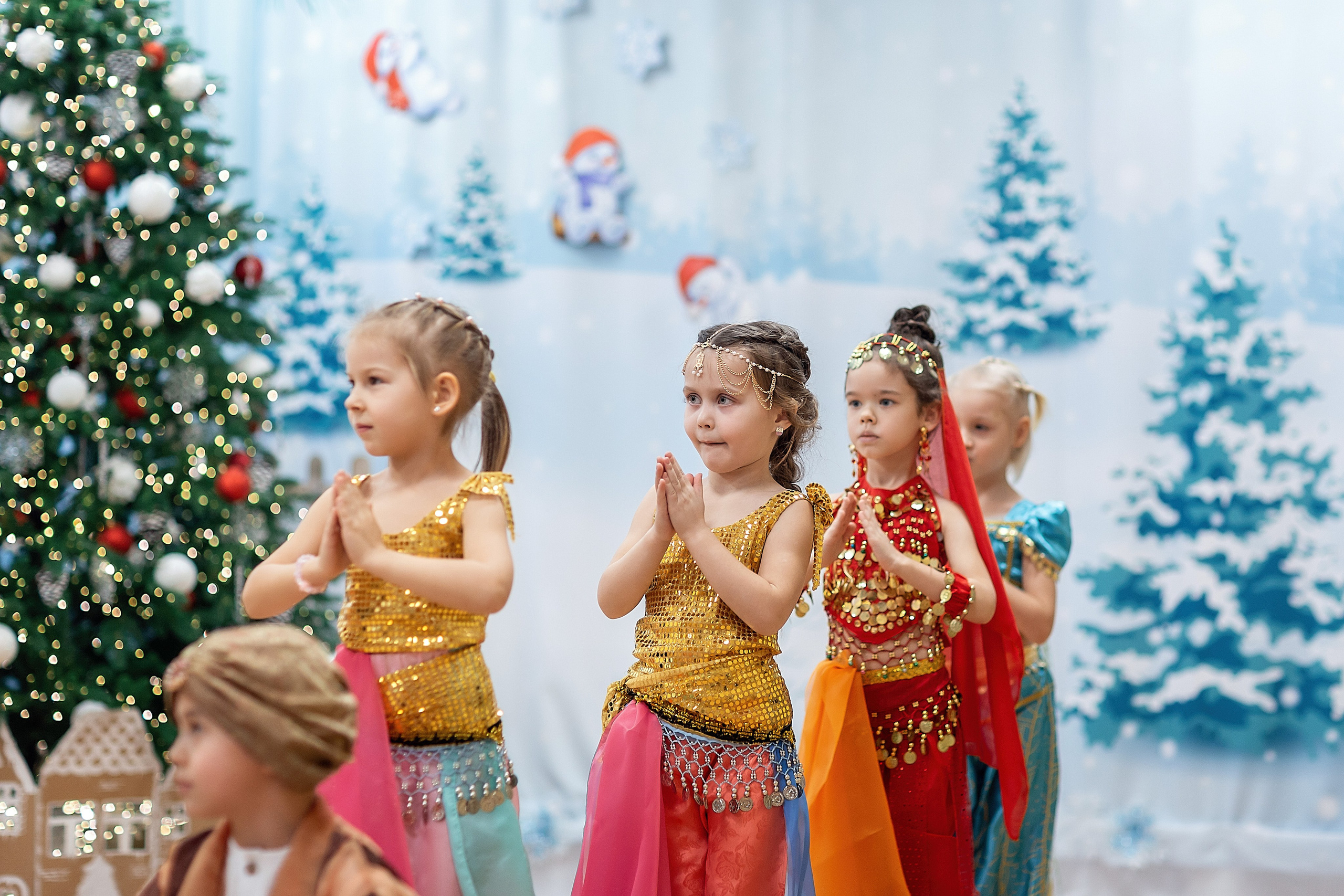 Утренник_"Веселый балаганчик» 2024. Семейный фотограф в Санкт-Петербурге