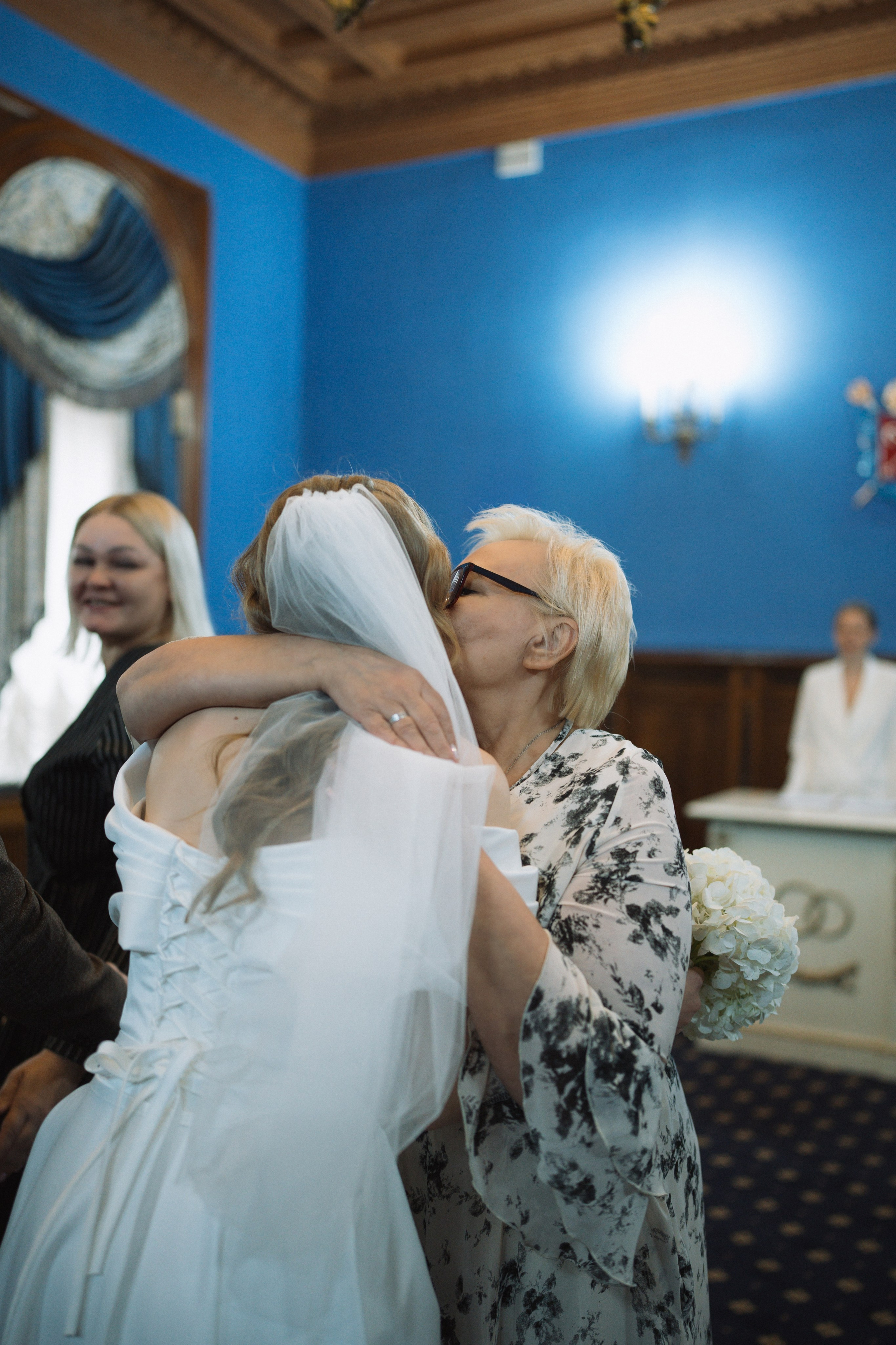 Дмитрий и Кира (Эрмитаж). Свадебный фотограф в Санкт-Петербурге