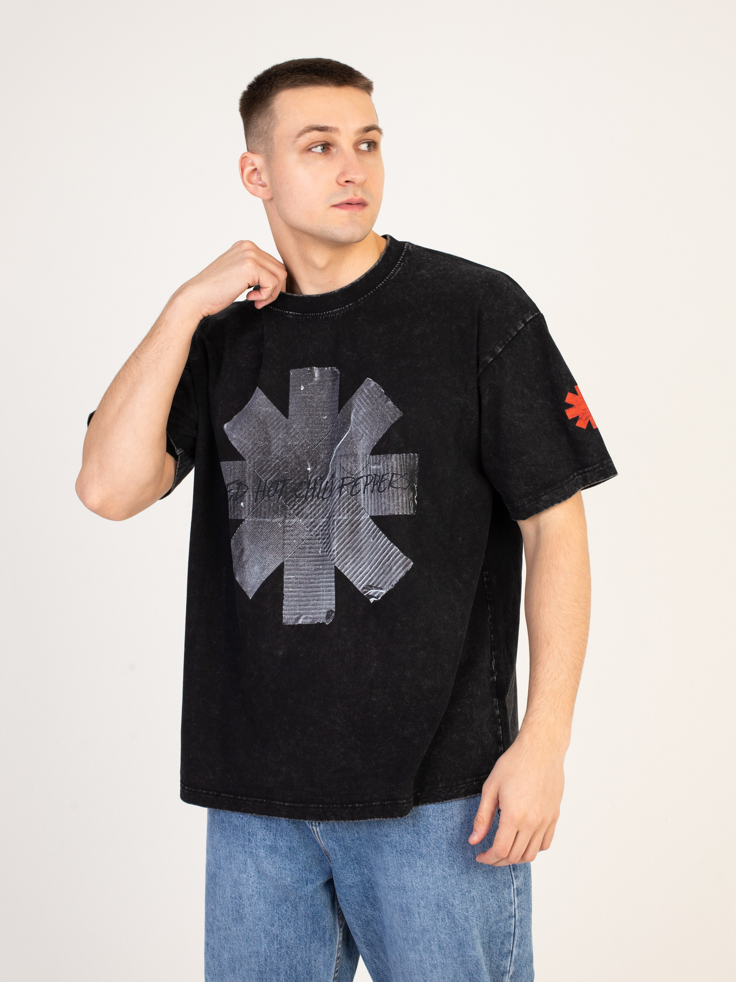 Артем, 185 см, 50-52 р-р. KED Production — продакшн из СПб. Создаём фото, видео и контент, который помогает брендам и селлерам продавать больше