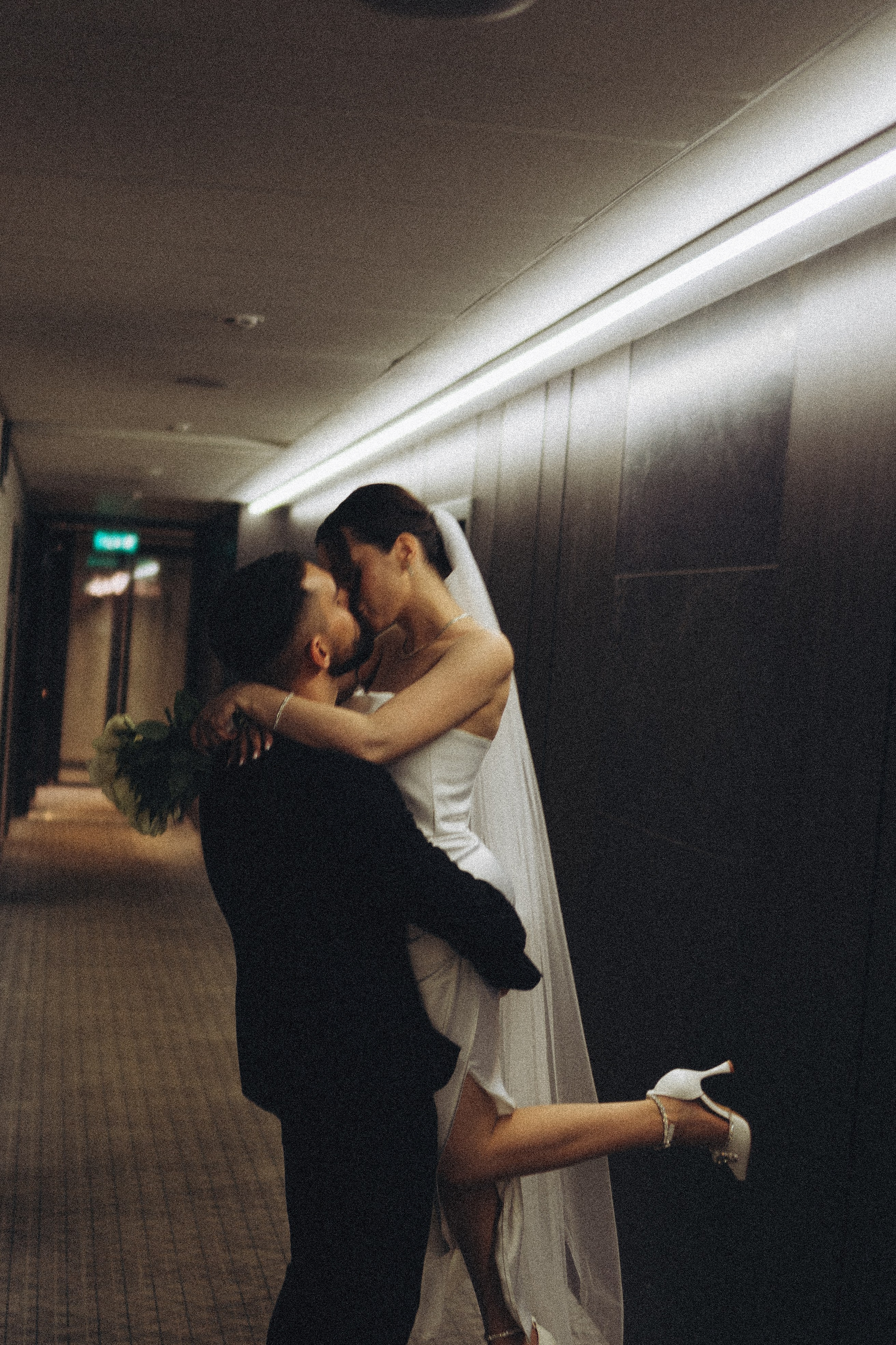 СВАДЕБНАЯ СЬЕМКА СБОРОВ ЖЕНИХА И НЕВЕСТЫ В ОТЕЛЕ И ТАКЖЕ ФОТОСЕССИИЯ В ОТЕЛЕЕ МЕГАПОЛИС БРЯНСК. Профессиональный фотограф, Санкт-Петербург — Виктория Богомолова