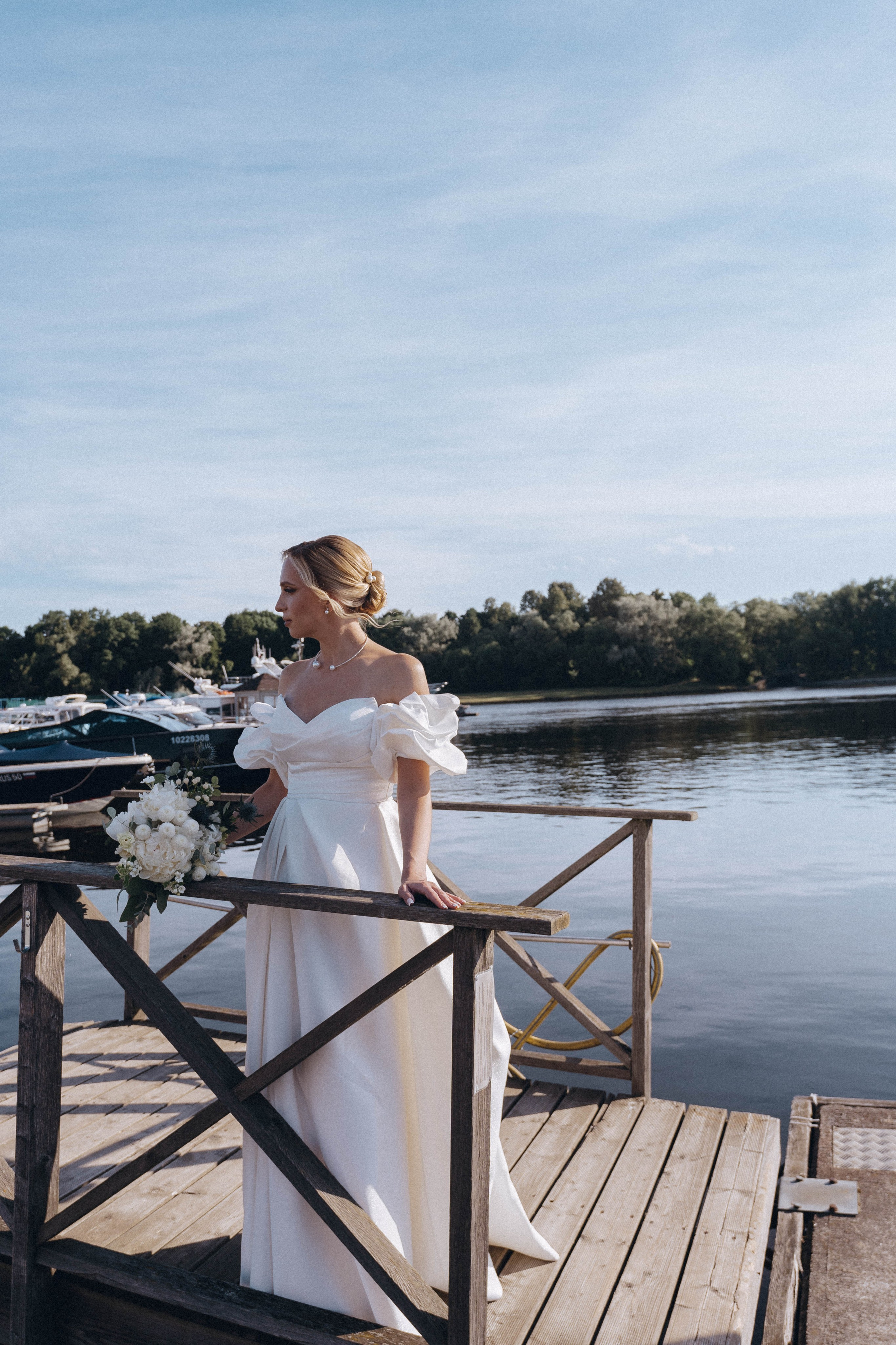 СВАДЕНБНАЯ СЬЕМКА НА КАТЕРЕ ПО КАНАЛАМ САНКТ-ПЕТЕРБУРГА И В АКВАТОРИИ НЕВЫ. Профессиональный фотограф, Санкт-Петербург — Виктория Богомолова