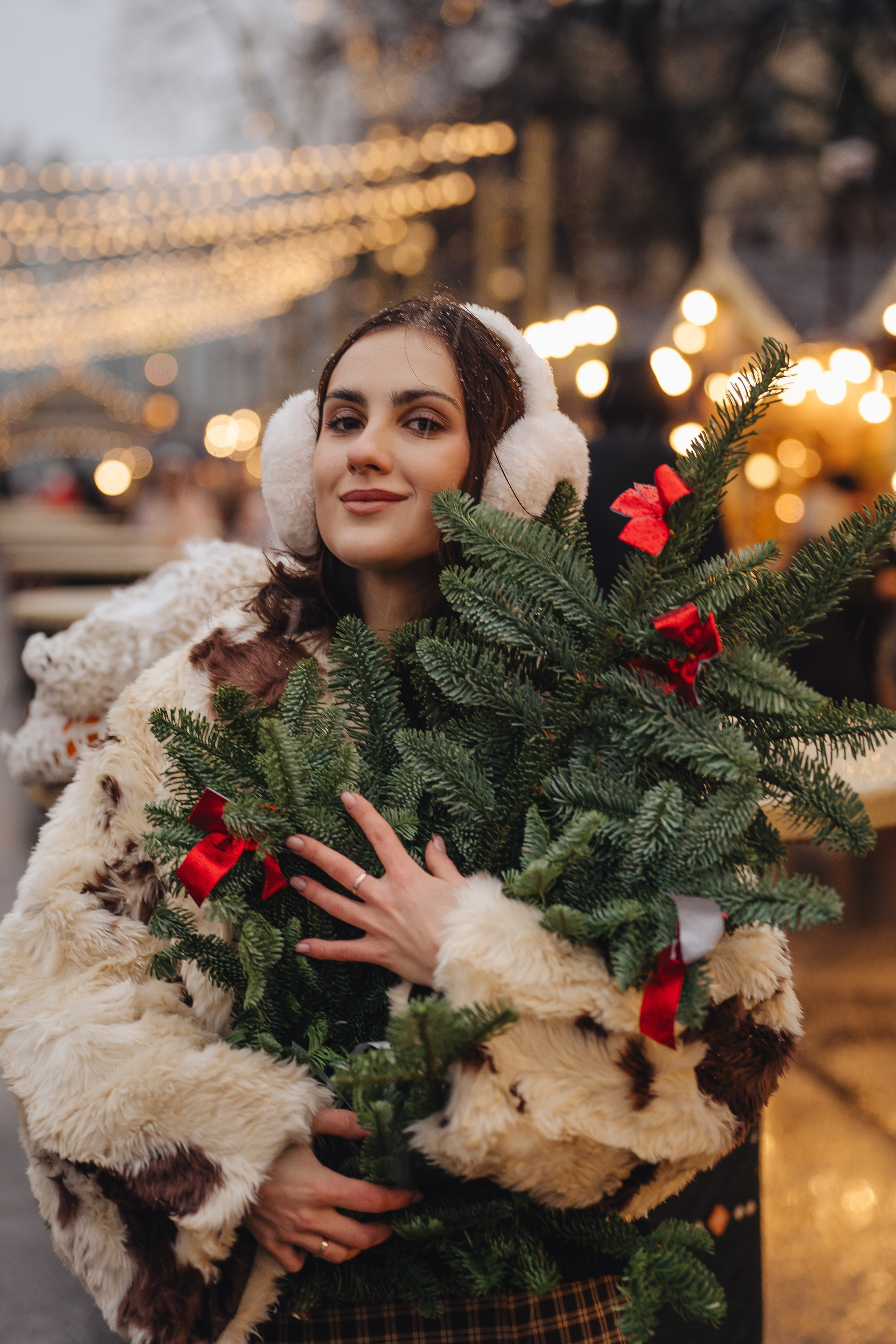 ПРОГУЛКА НА МАНЕЖНОЙ ПЛОЩАДИ ДЛЯ ДЕВУШКИ ПЕРЕД НОВЫМ ГОДОМ (НОВОГОДНЯЯ ФОТОСЕССИИЯ НА МАНЕЖНОЙ ПЛОЩАДИ). Профессиональный фотограф, Санкт-Петербург — Виктория Богомолова