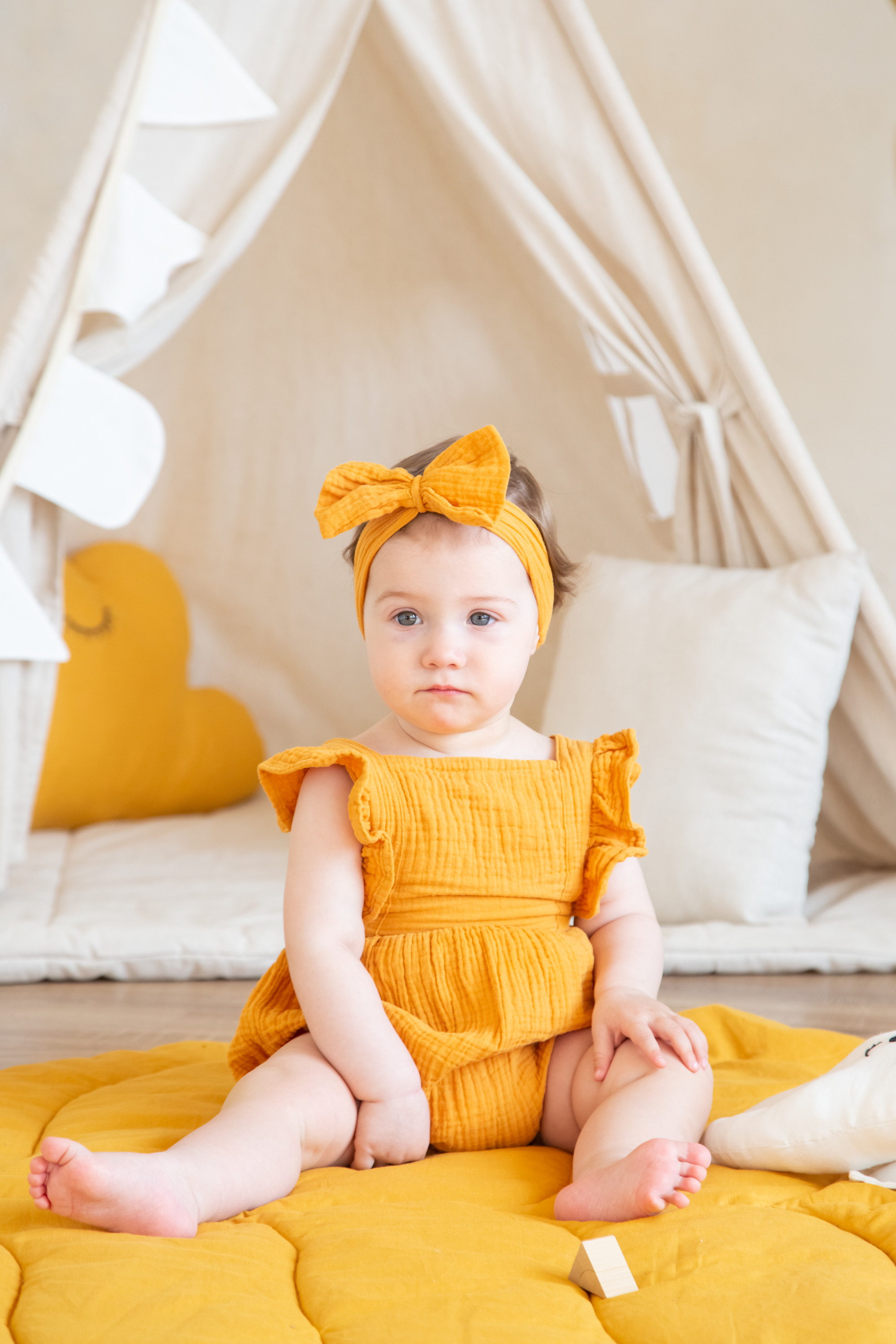 Фотосессия годовасия малышки в красивой светлой детской студии. Галина Шарапова Детский и семейный фотограф Москва