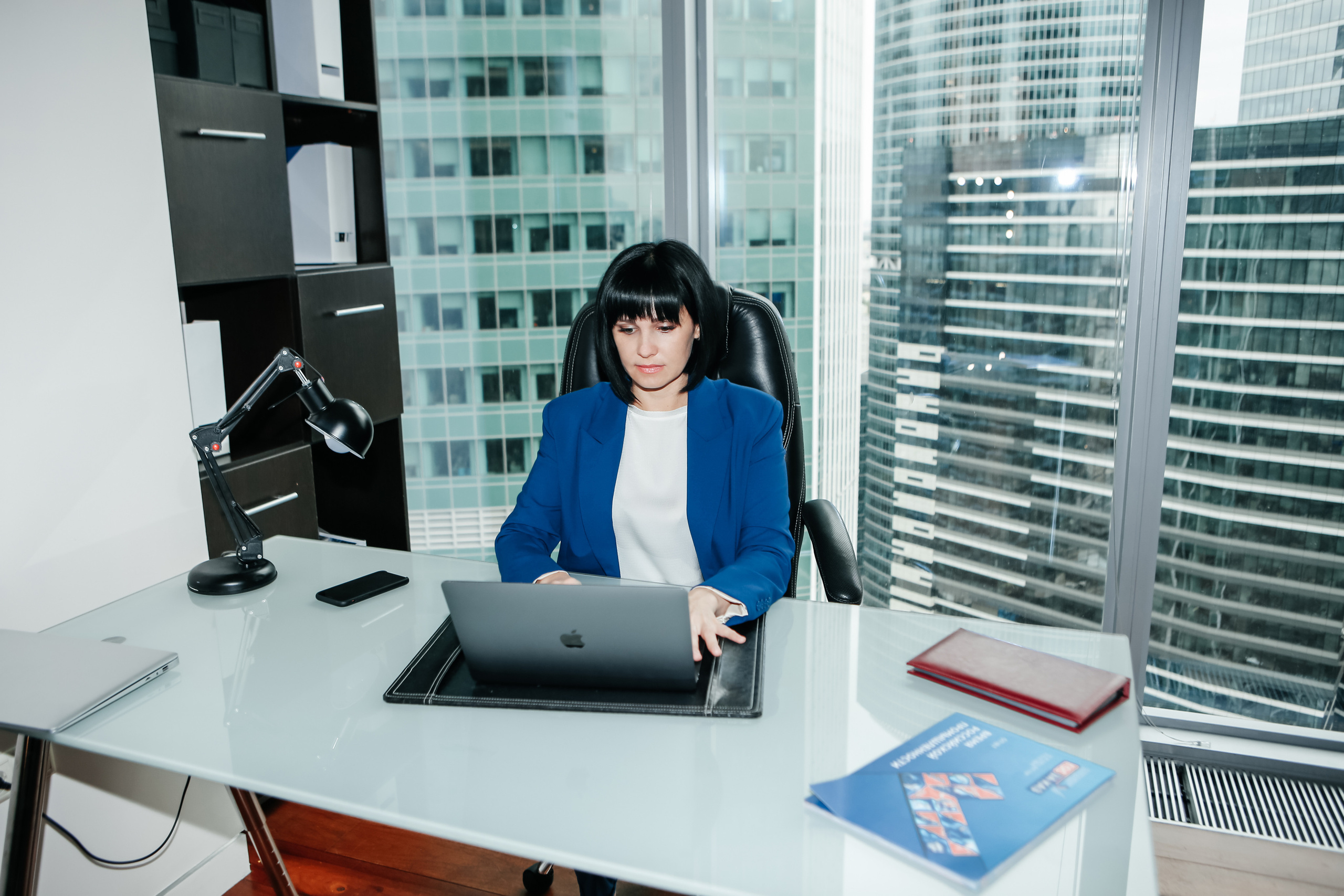 Контент съёмка в Сити. Фотограф на Новой риге и в Москве Елена Елис