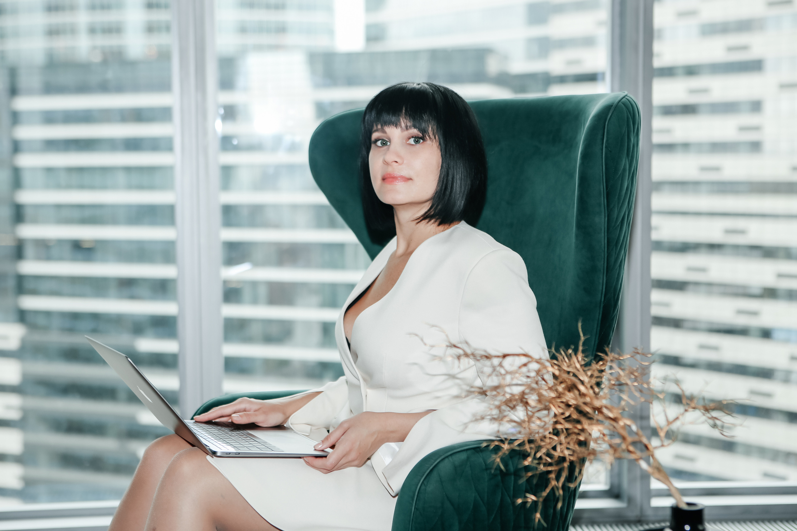 Контент съёмка в Сити. Фотограф на Новой риге и в Москве Елена Елис