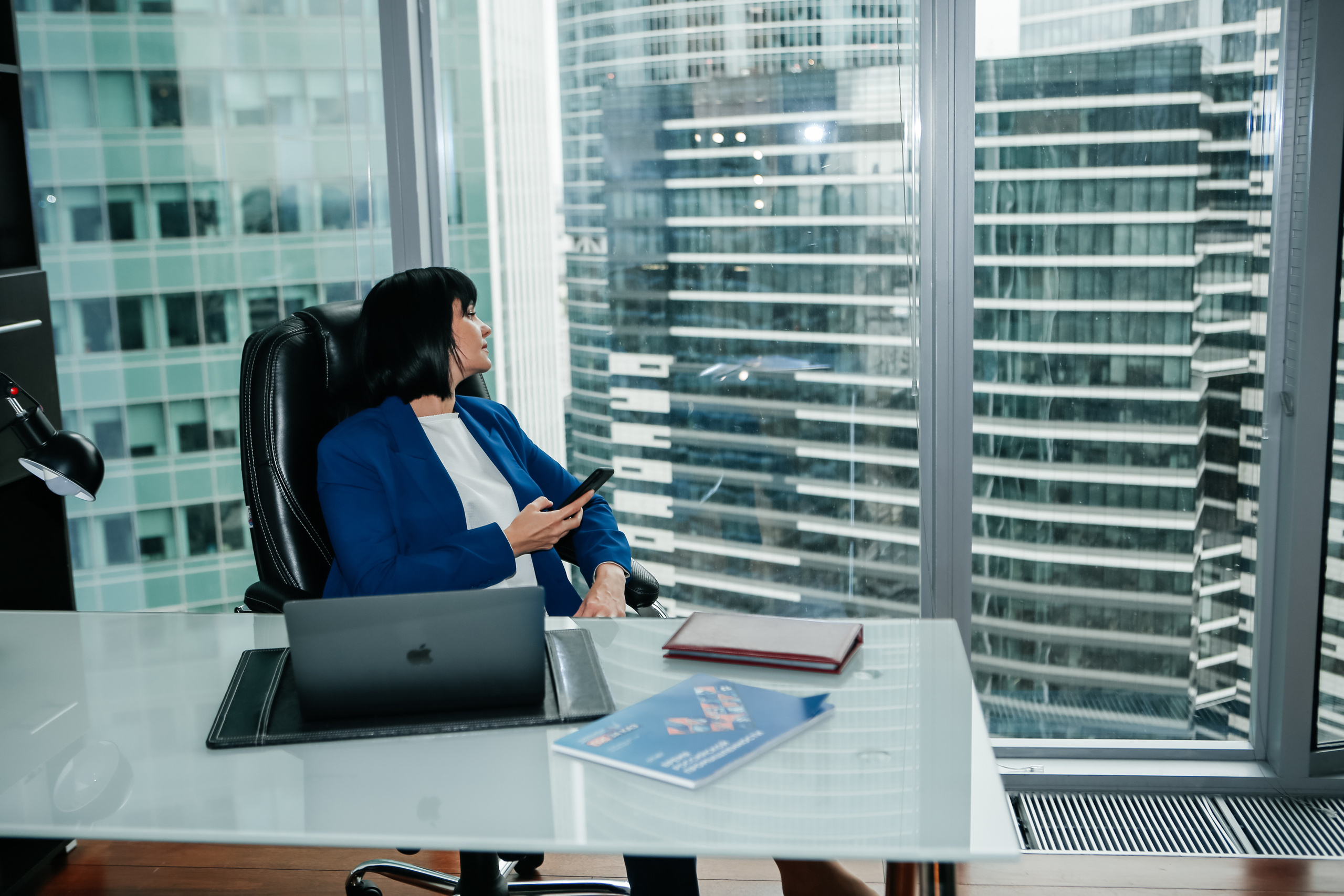 Контент съёмка в Сити. Фотограф на Новой риге и в Москве Елена Елис