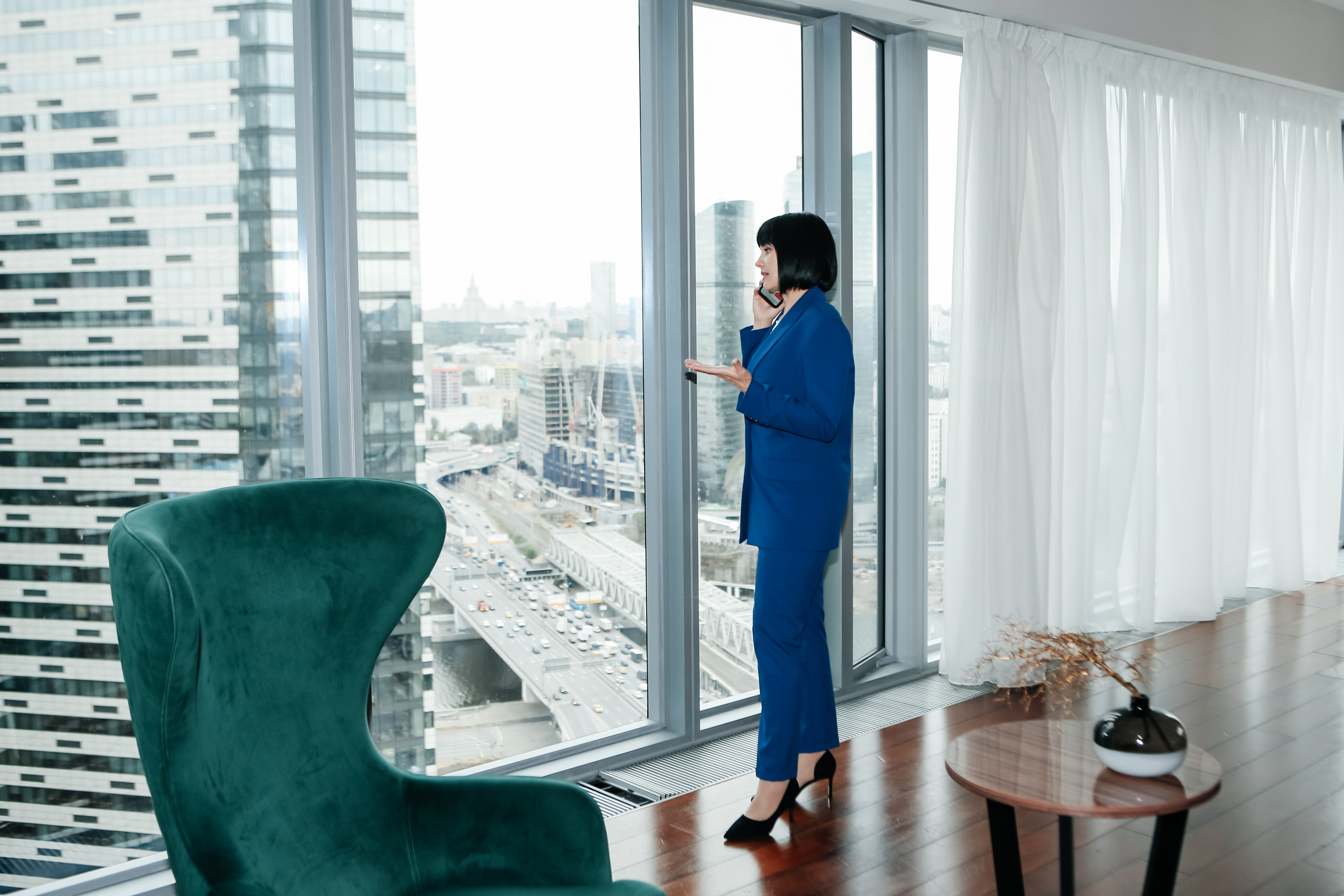 Контент съёмка в Сити. Фотограф на Новой риге и в Москве Елена Елис