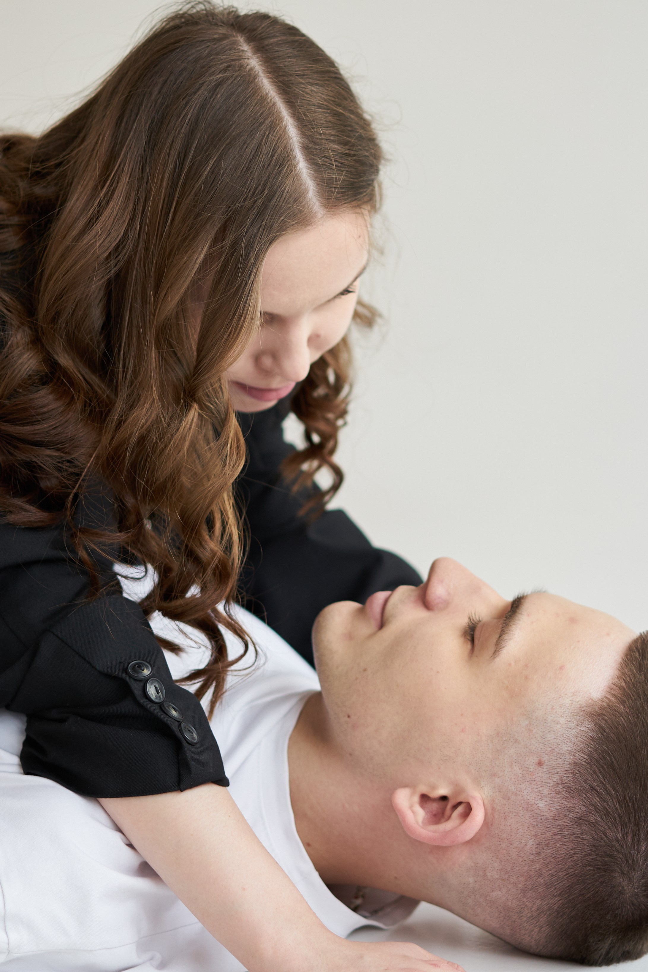 Влюбленные фотосессия в студии. Фотограф Екатеринбург Кокшарова Александра