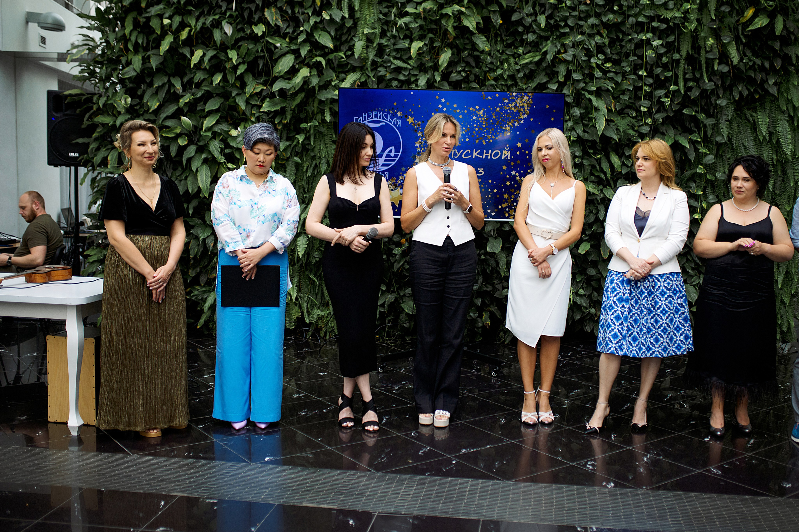 Выпуск лицея Ганзейская Ладья. Свадебный фотограф Калининград Пасюта Данила